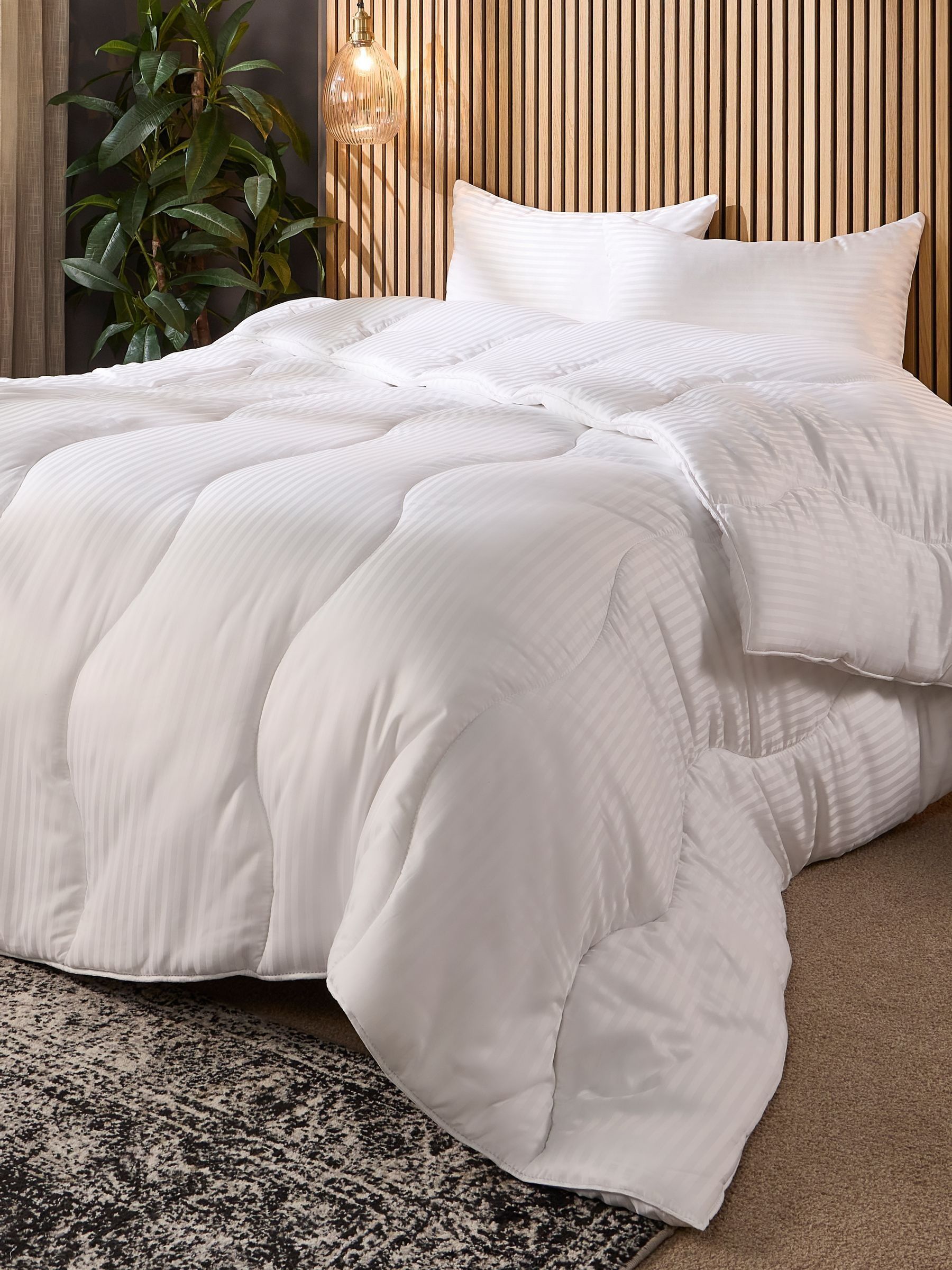 Snuggledown White Luxurious Hotel 13.5 Tog Duvet - Image 1 of 7