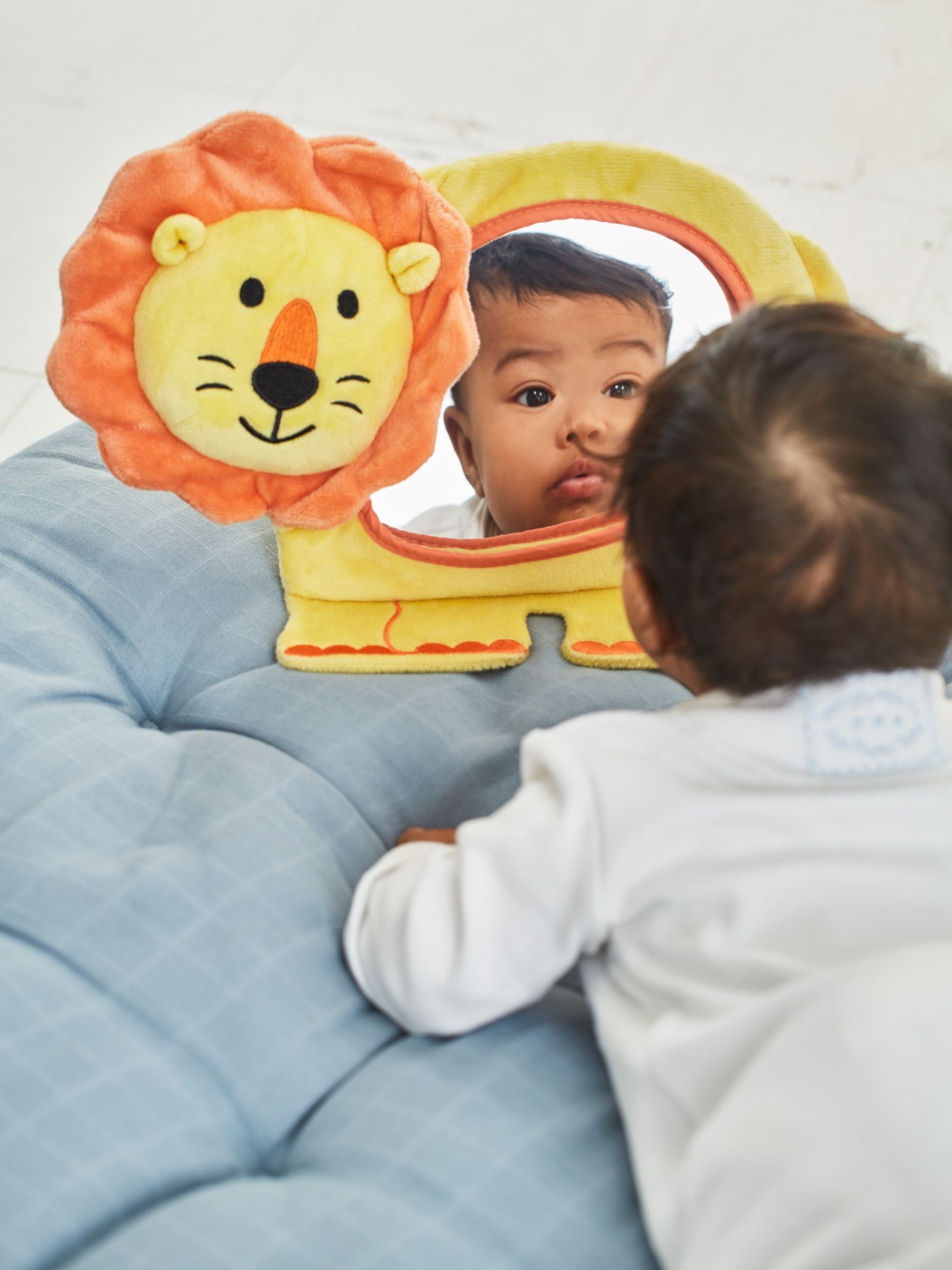 Lion Tummy Time Mirror in Yellow - Image 4 of 4