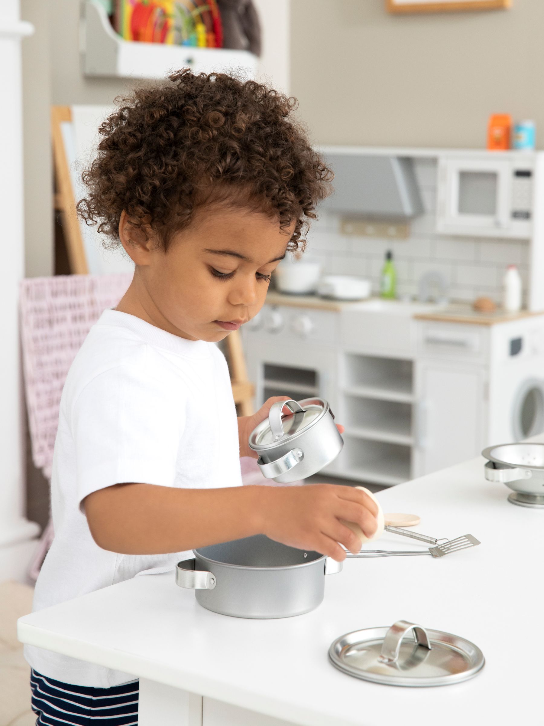Pots & Pans in Pink - Image 3 of 4