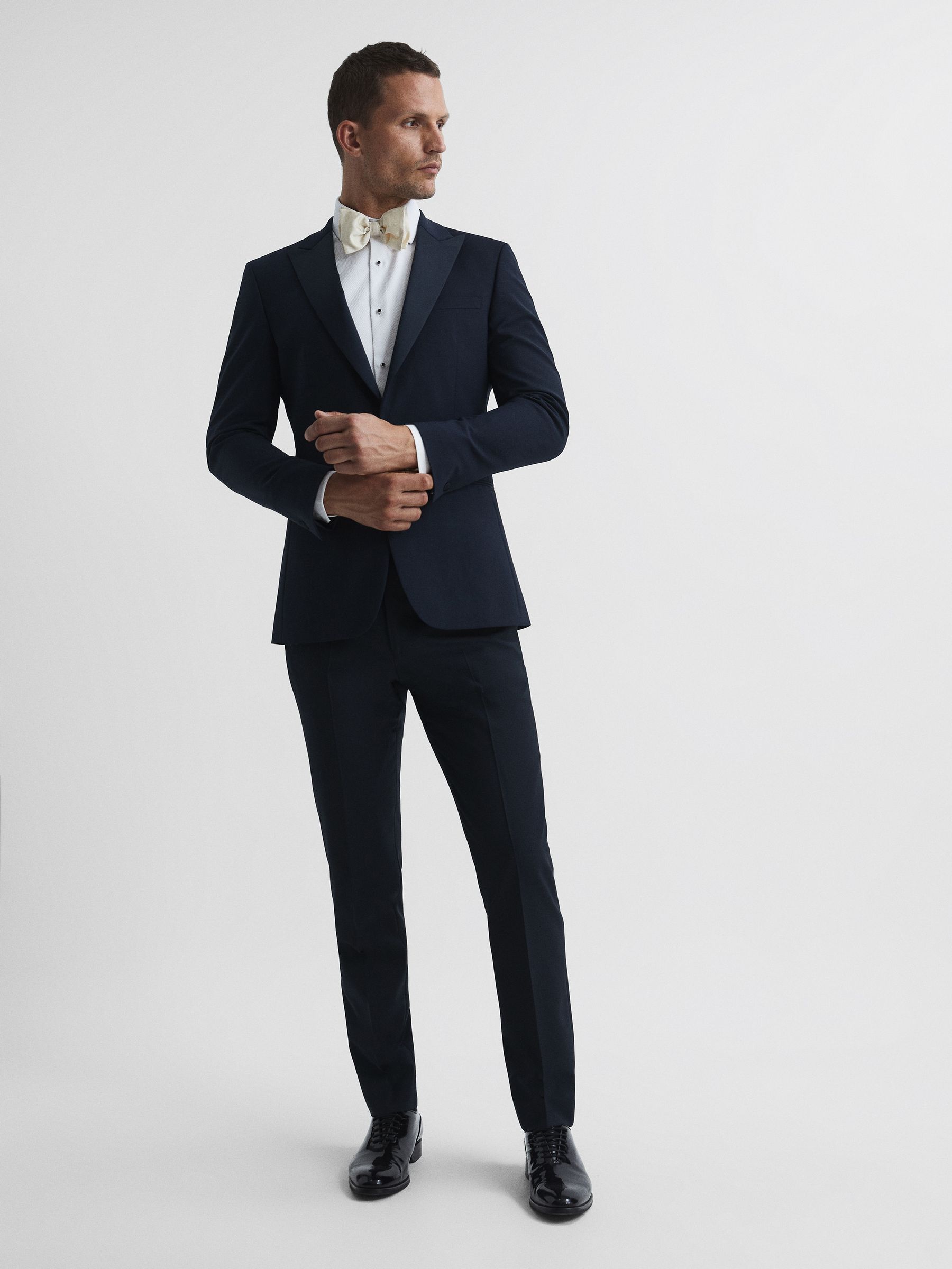 Modern Fit Performance Dinner Jacket in Navy - Image 3 of 11
