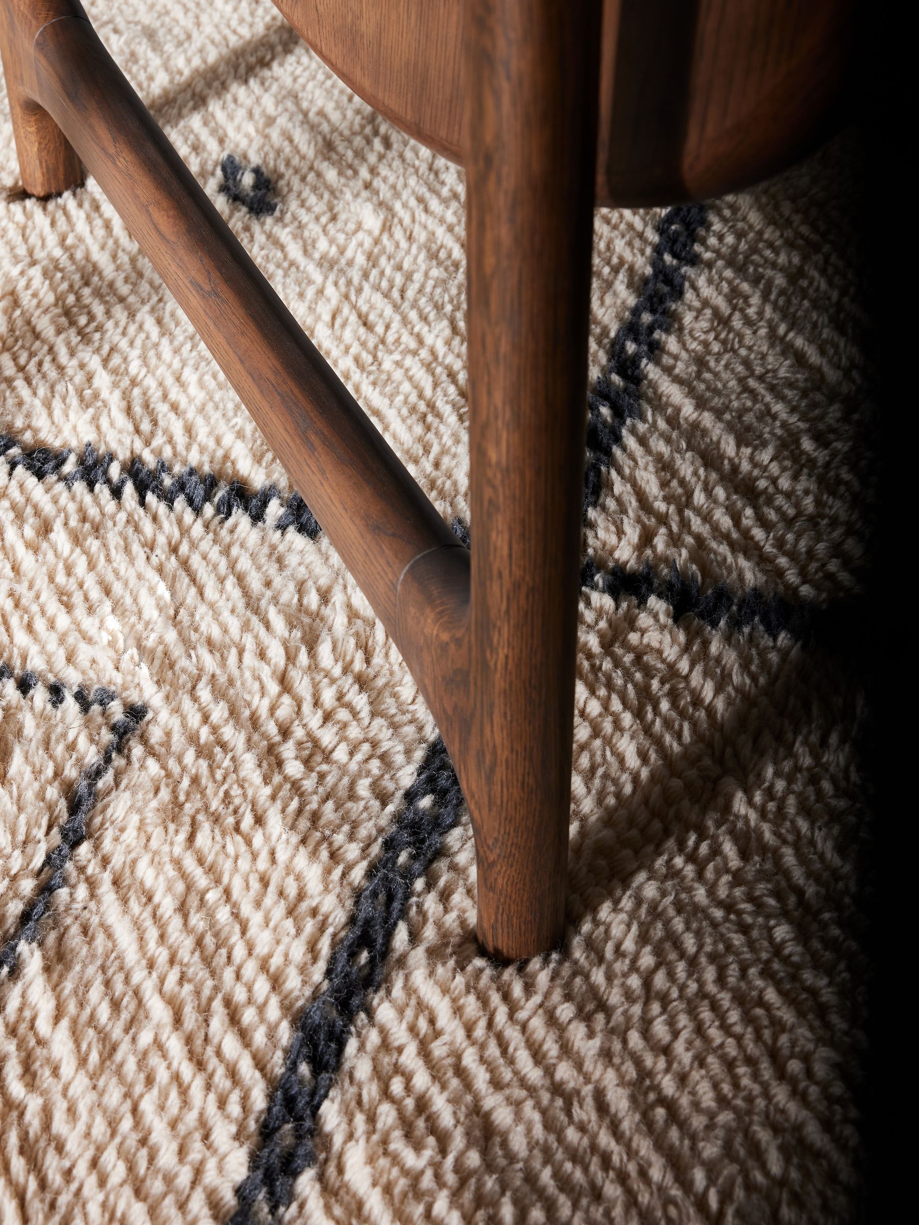 Maggie Extending Dining Table in Walnut Oak Veneer - Image 4 of 6