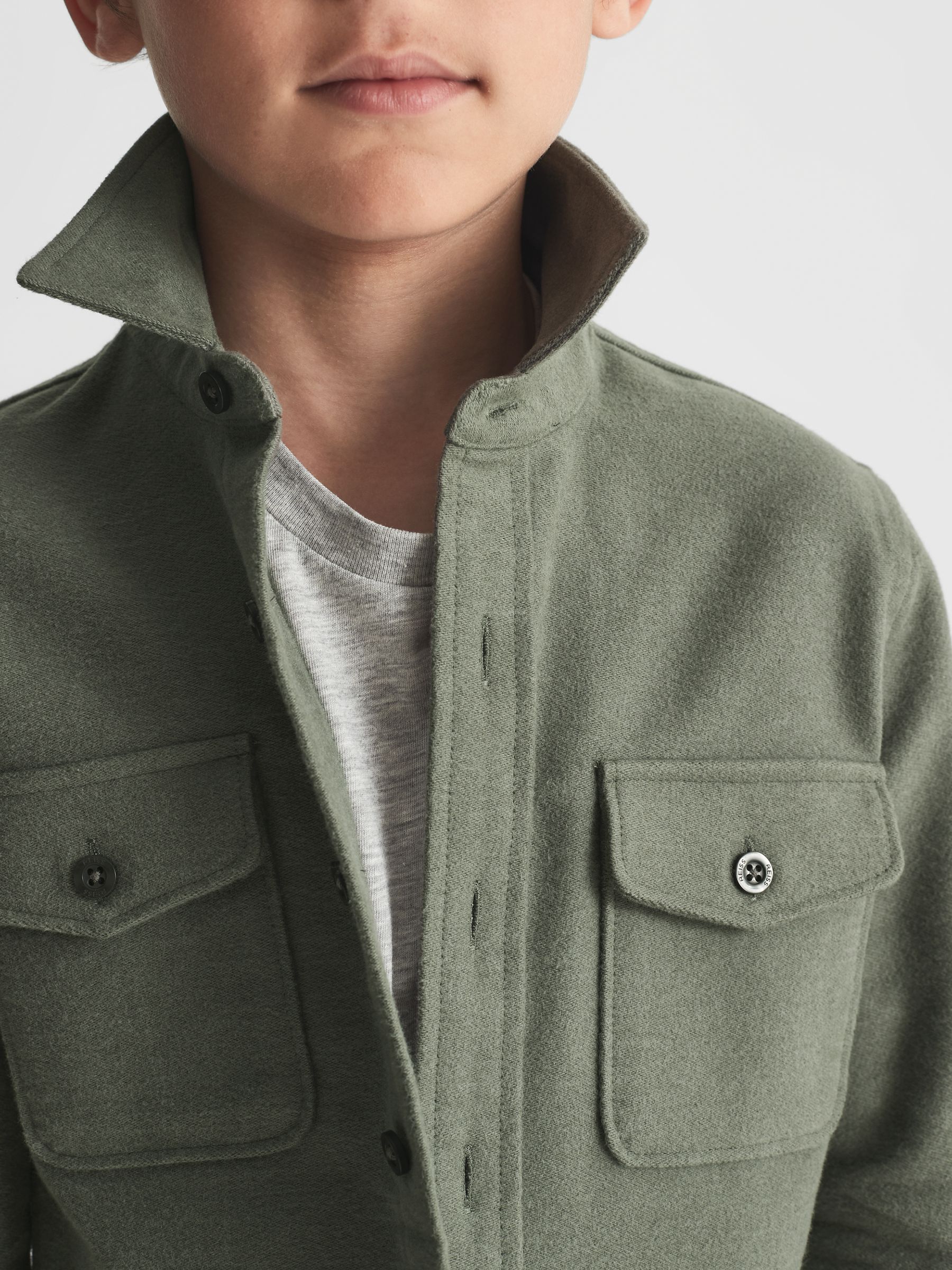 Senior Twin Pocket Overshirt in Green - Image 4 of 8