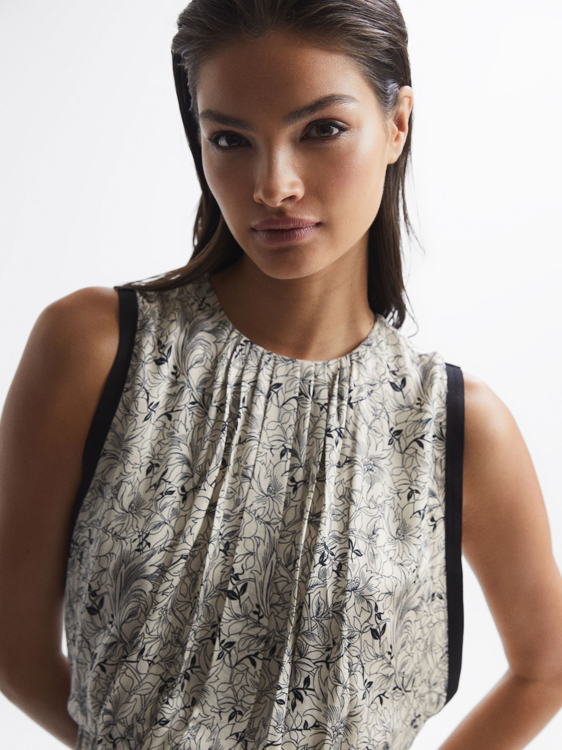 Floral Flippy Dress in Cream - Image 4 of 7