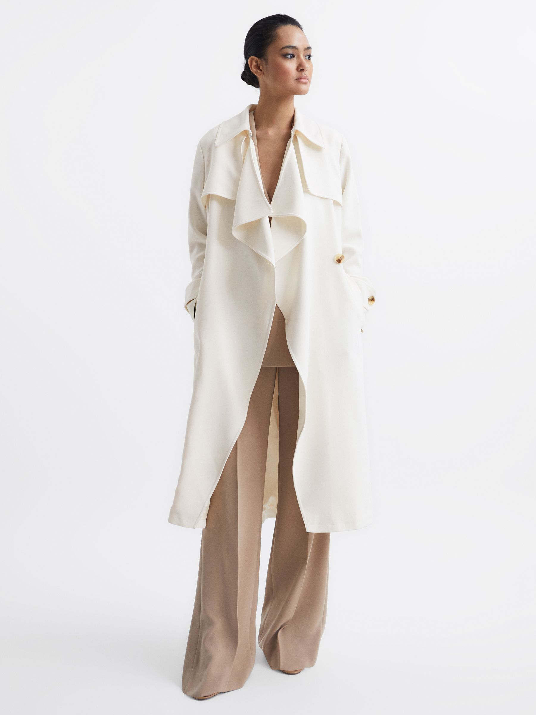 Belted Trench Coat in White - Bild 1 von 4 Belted Trench Coat in White - Bild 1 von 4