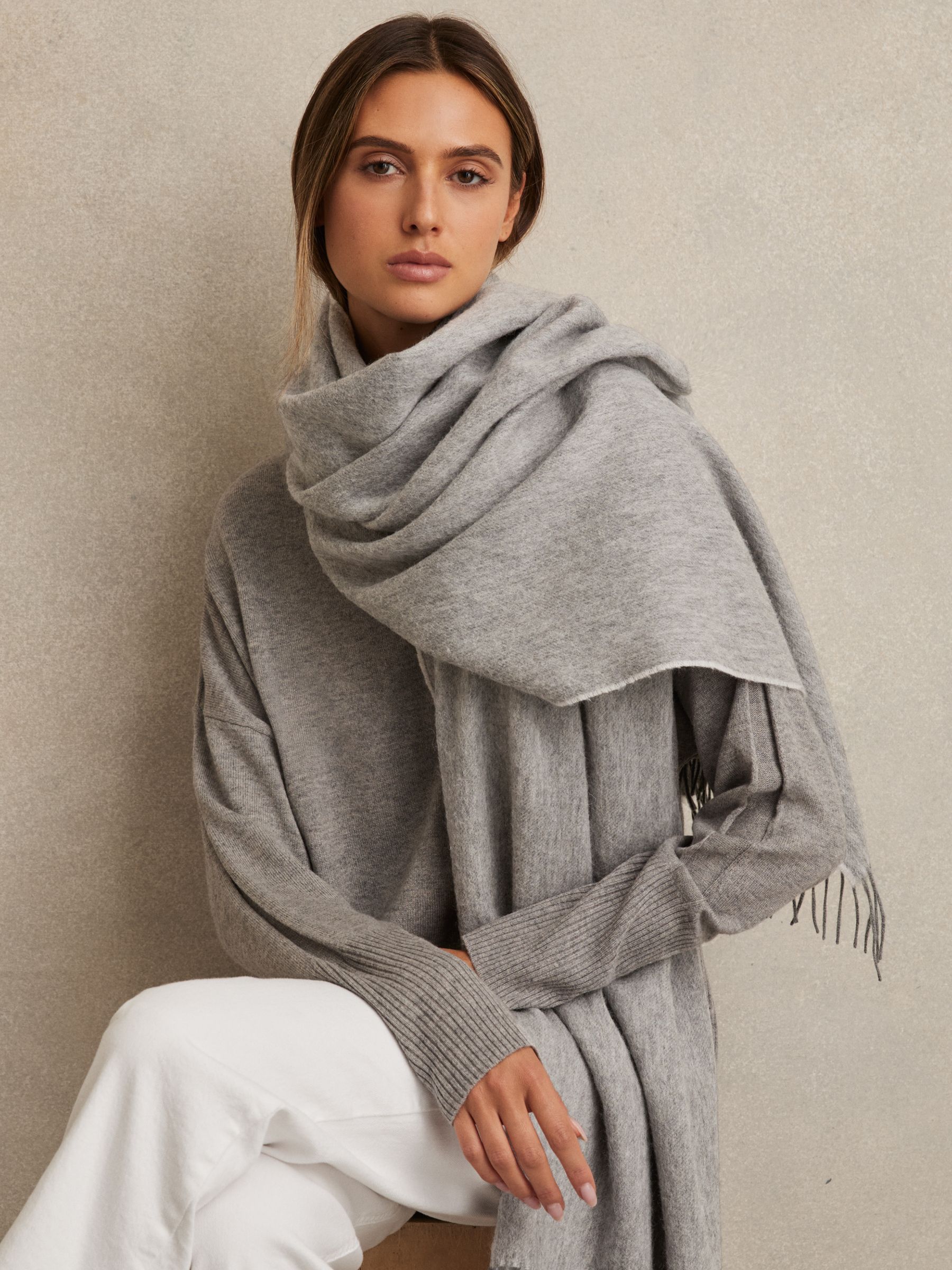 Wool-Cashmere Scarf in Soft Grey - Image 2 of 4