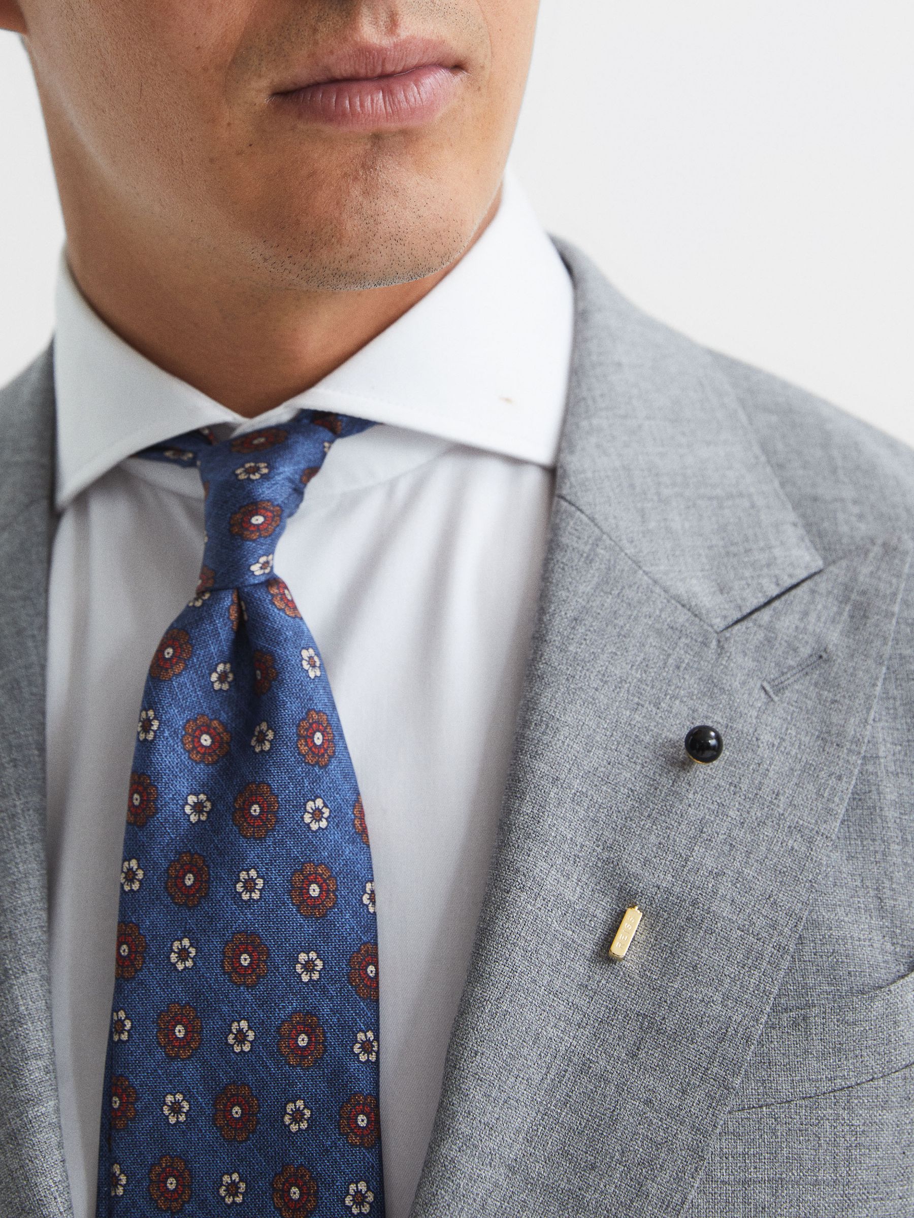 Pearl Lapel Pin in Gold - Image 3 of 4
