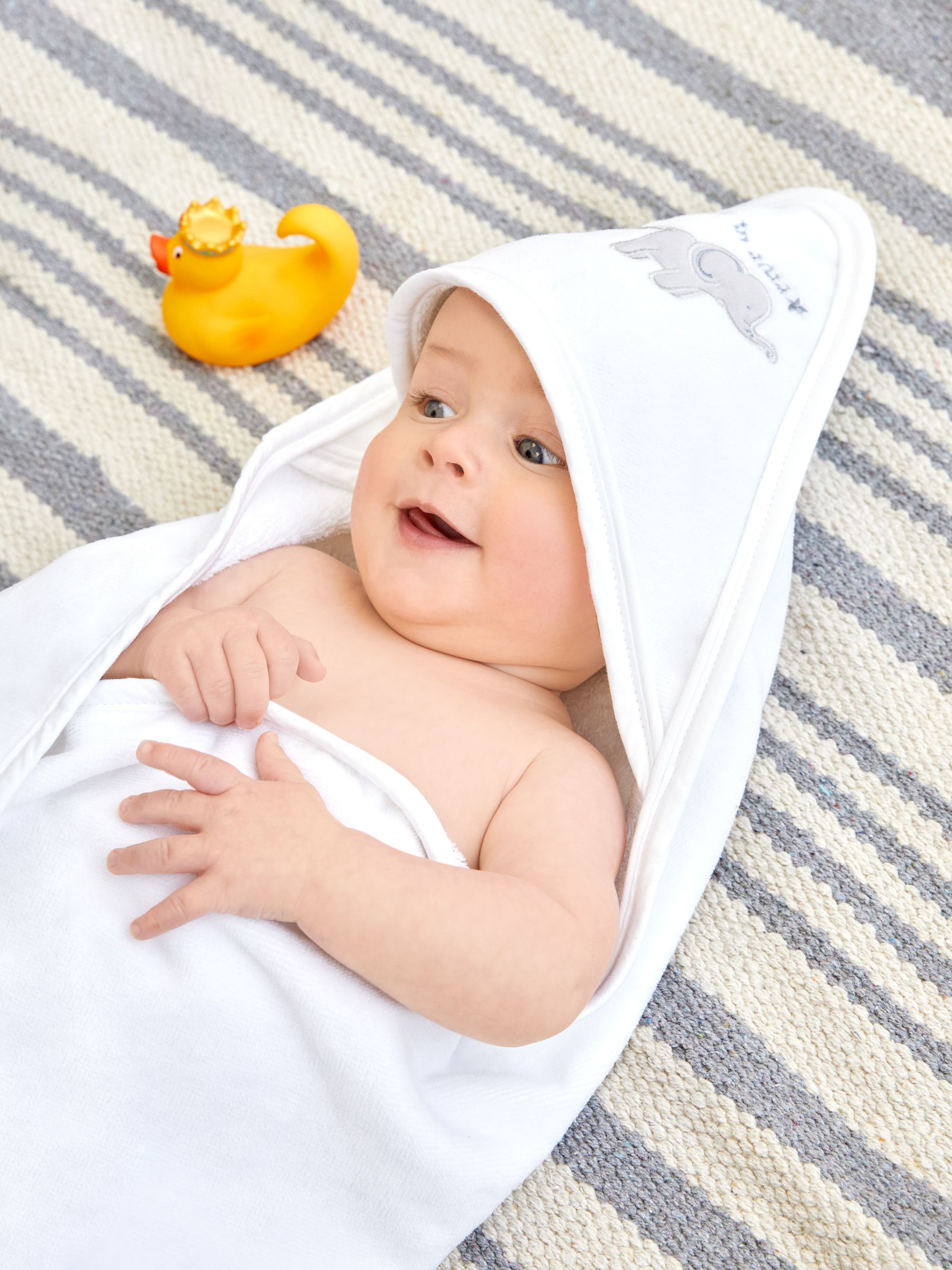 Born in 2022 Hooded Towel & Wash Mitt in White - Image 2 of 5