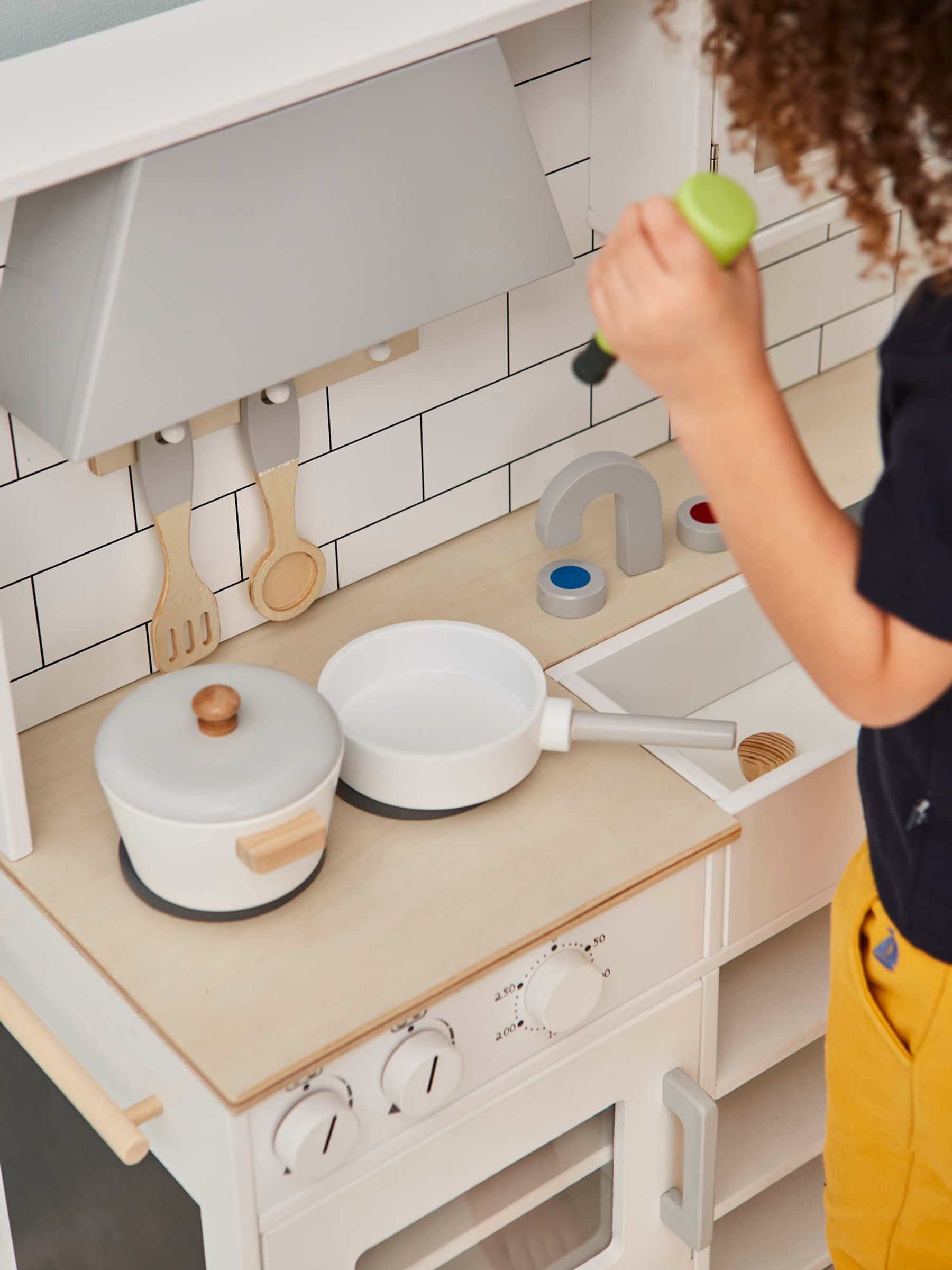 Camden Wooden Play Kitchen in White - Image 2 of 12