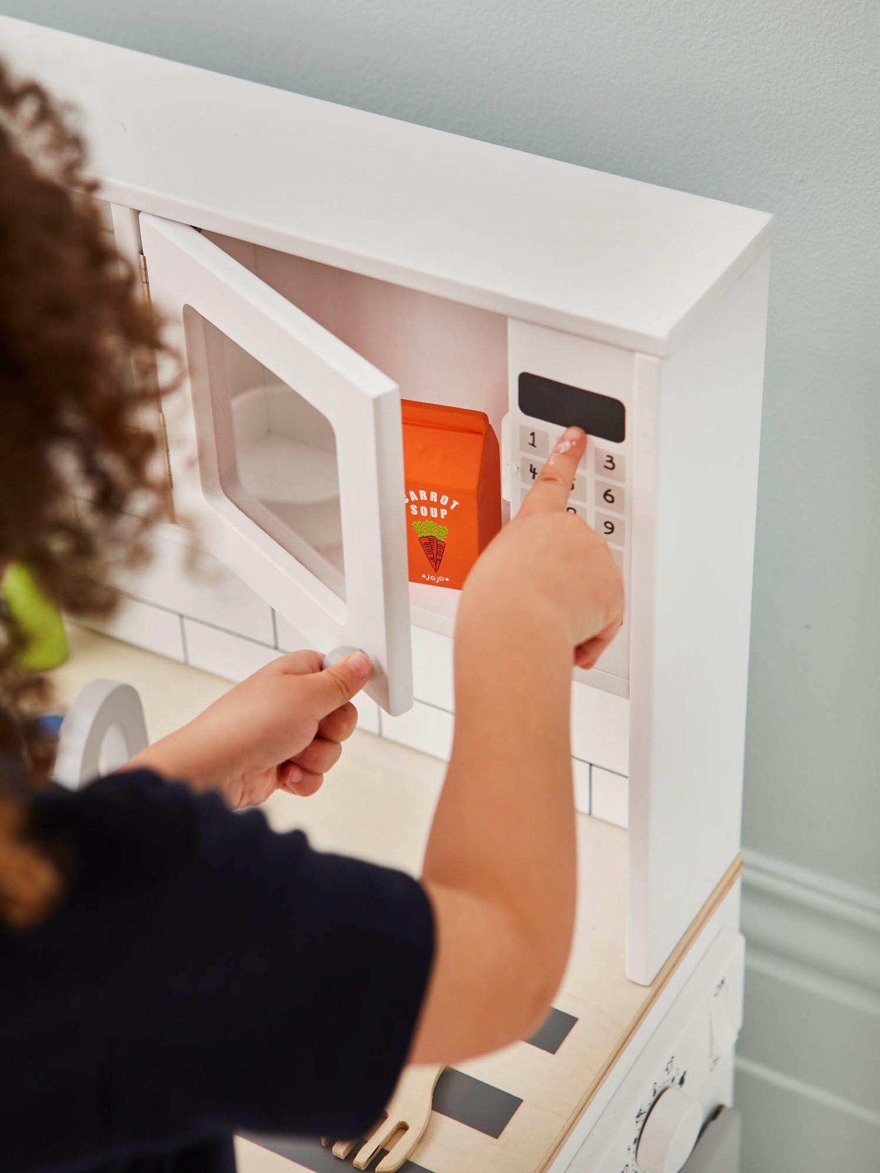 Camden Wooden Play Kitchen in White - Image 5 of 12