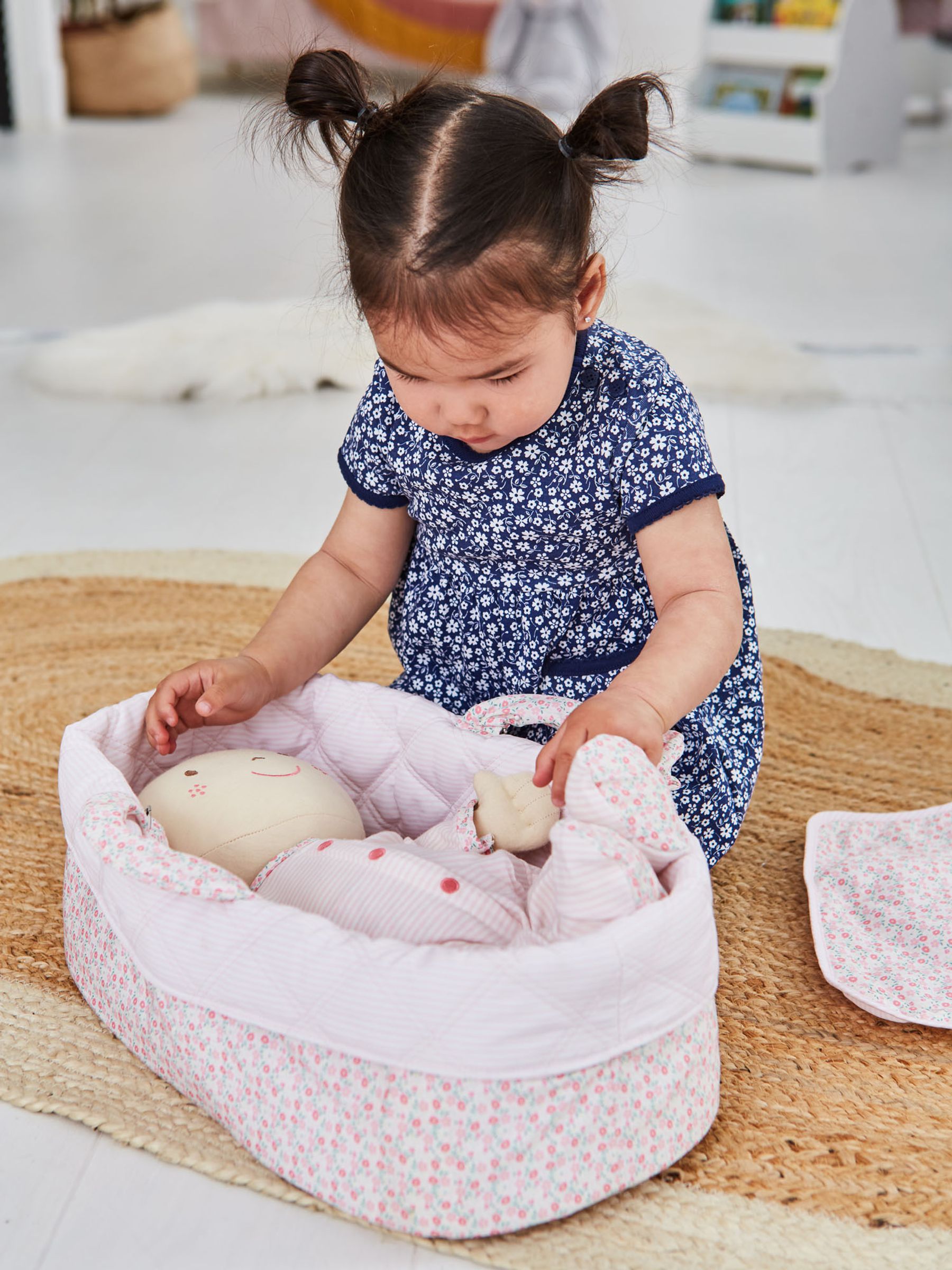 Pink Doll Carry Cot - Image 3 of 6