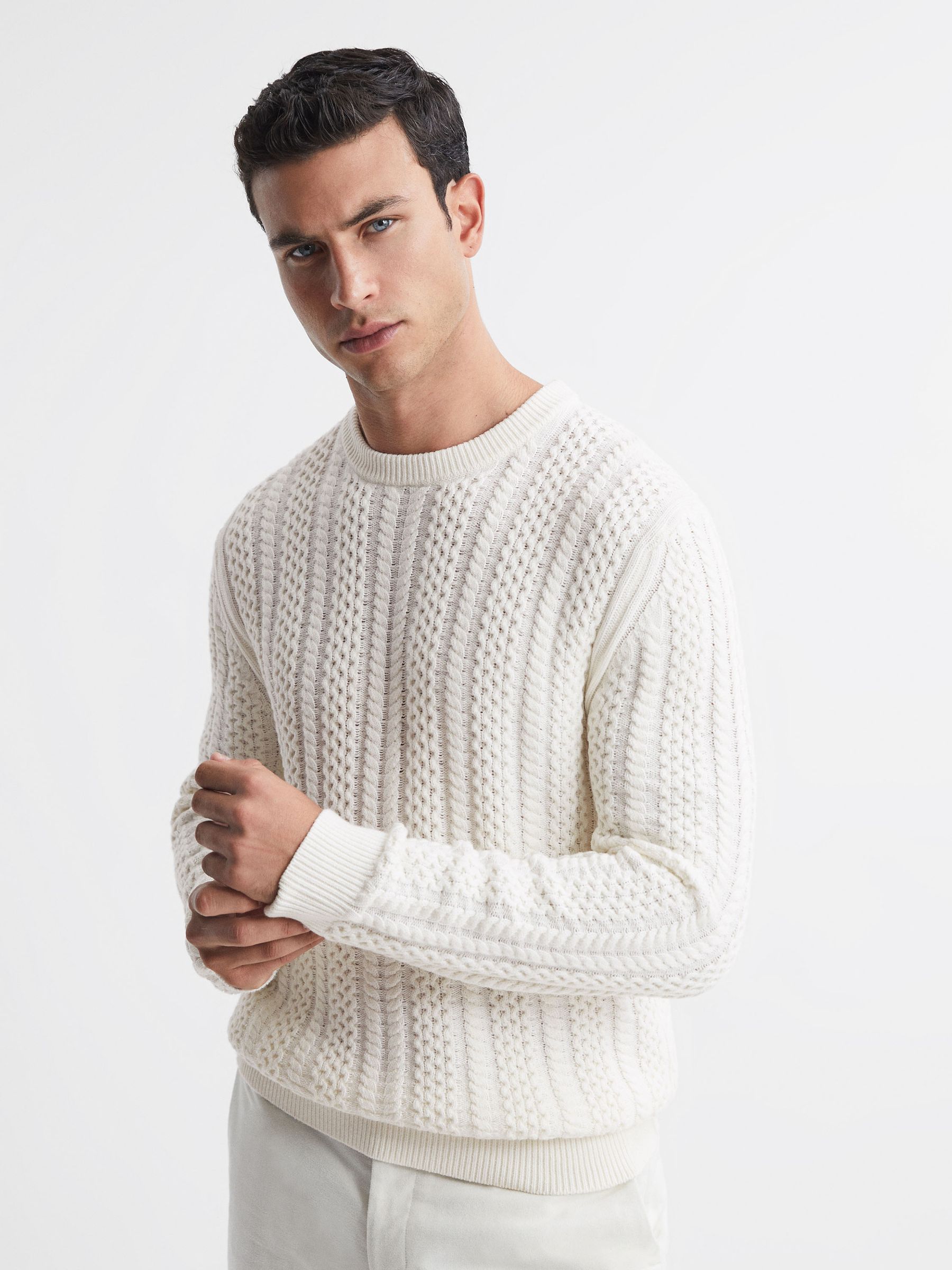 人気新品入荷 Reiss Slim Fit Cable Knit Jumper in Ecru | REISS トップス