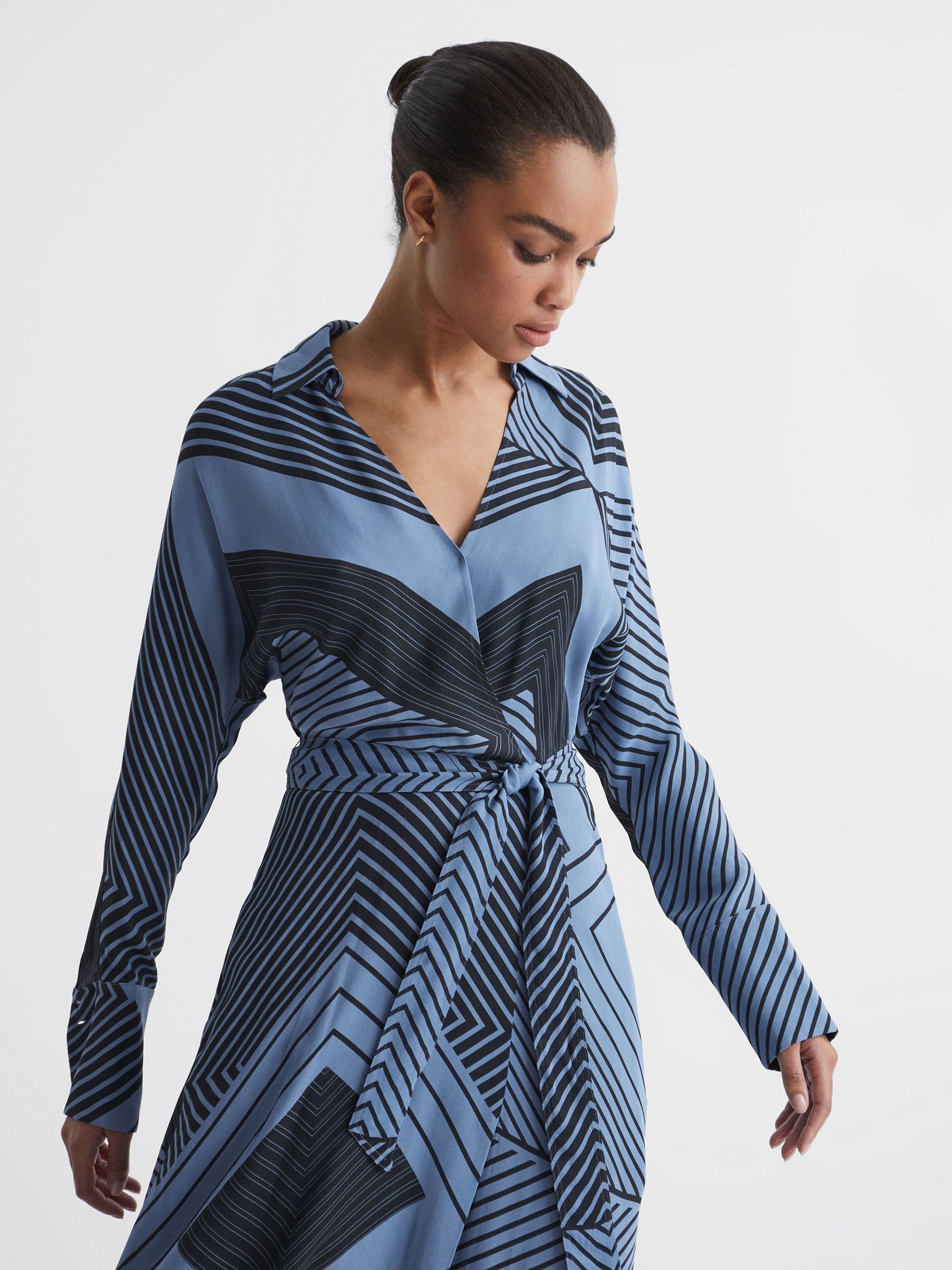 Printed Spliced Midi Dress in Blue - Image 3 of 8