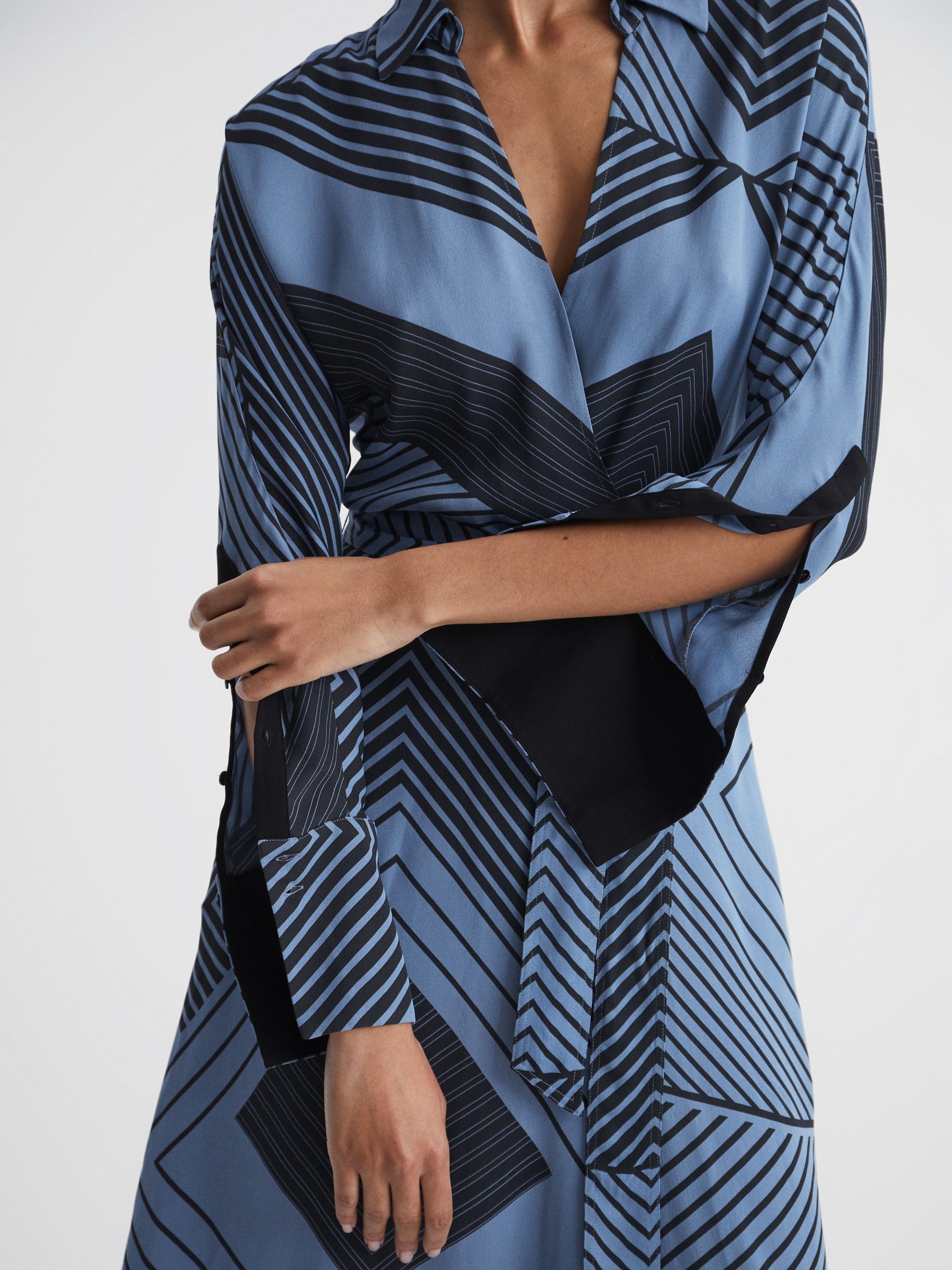 Printed Spliced Midi Dress in Blue - Image 4 of 8