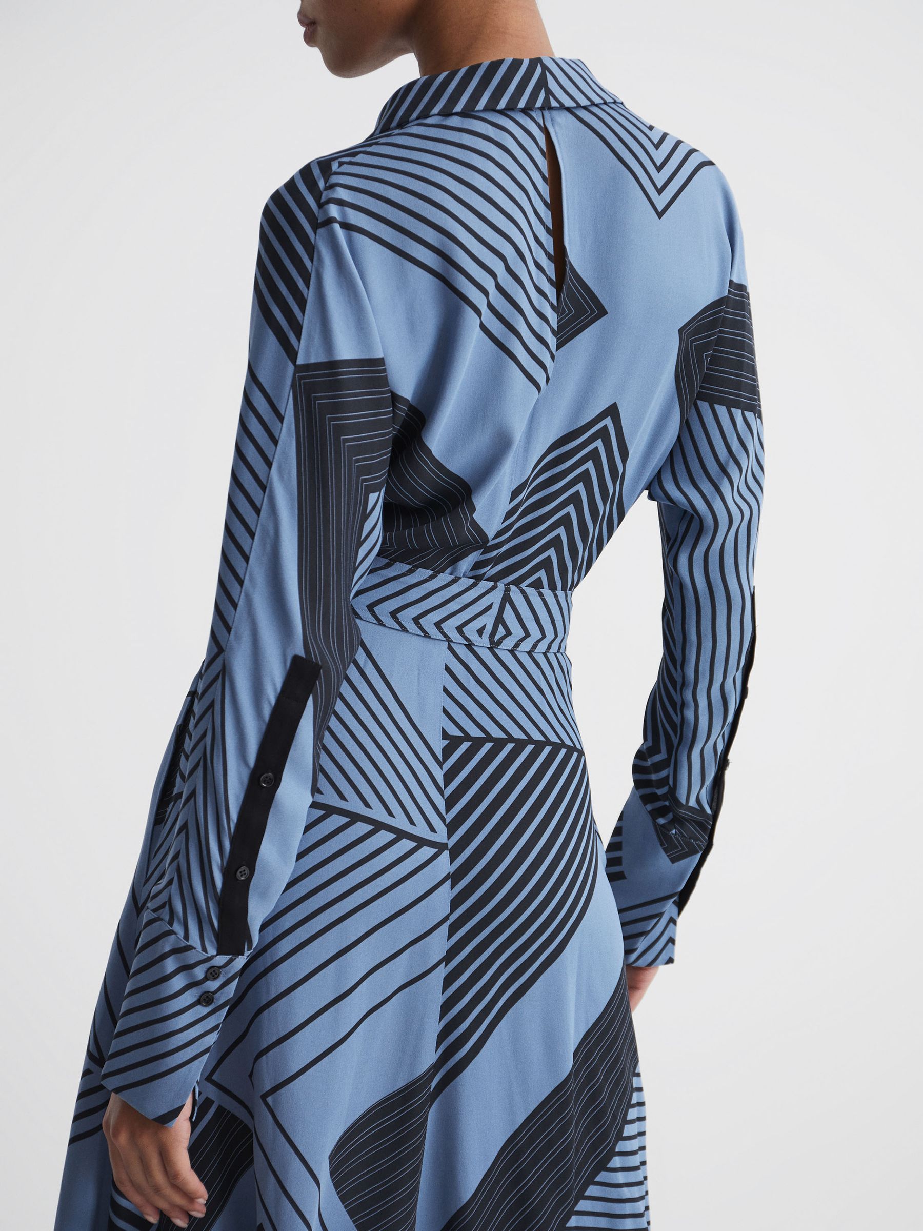 Printed Spliced Midi Dress in Blue - Image 7 of 8