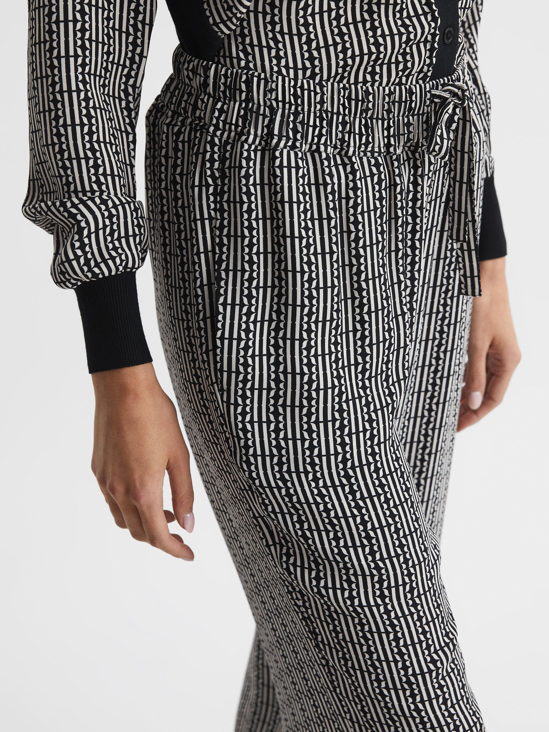 Printed Wide Leg Trousers in Black - Image 4 of 7