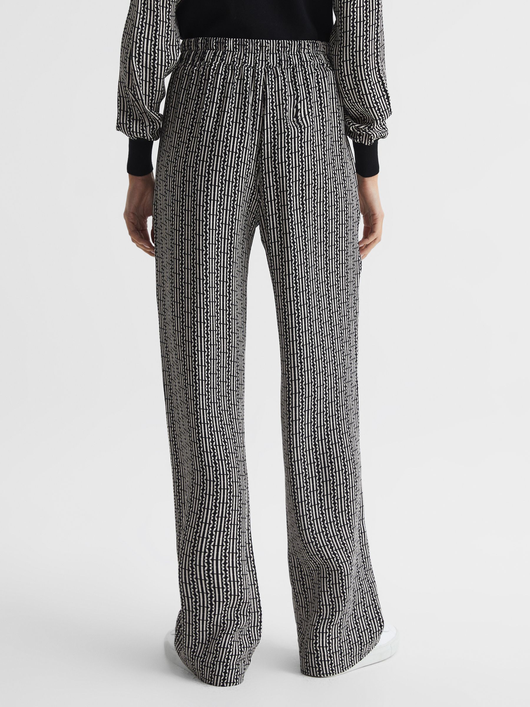 Printed Wide Leg Trousers in Black - Image 5 of 7