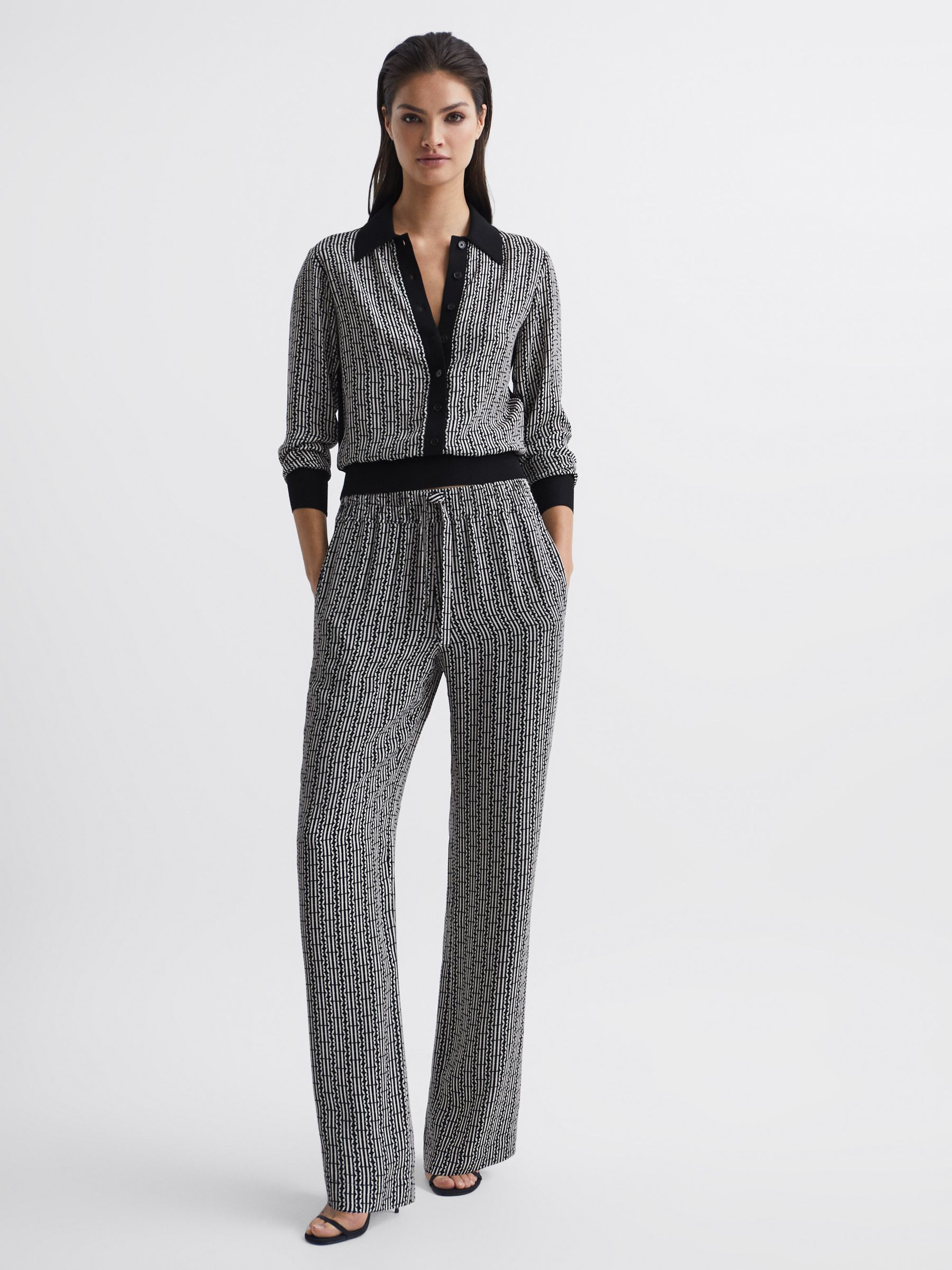 Printed Wide Leg Trousers in Black - Image 7 of 7