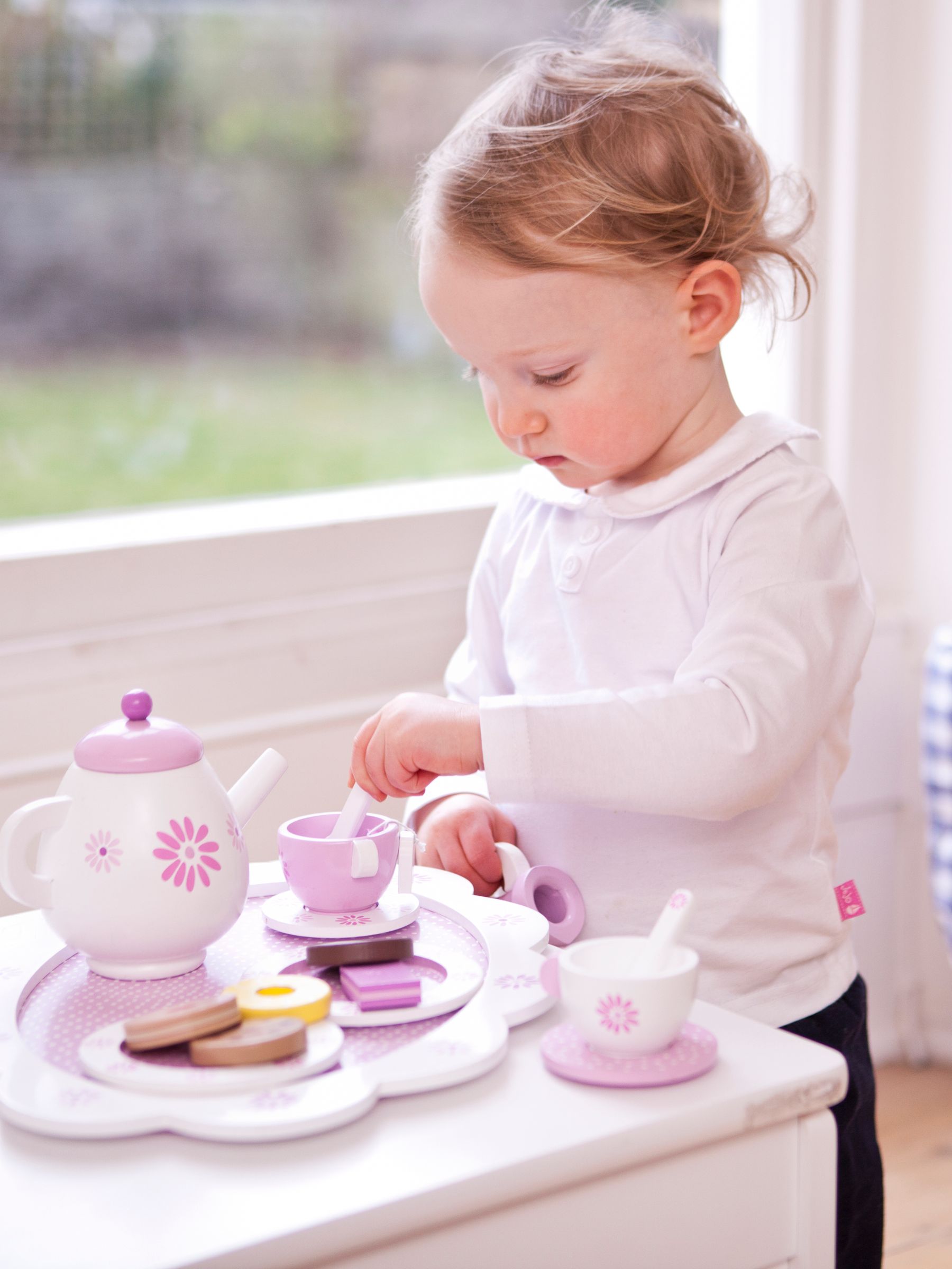 Pretty Wooden Tea Set - Image 3 of 5