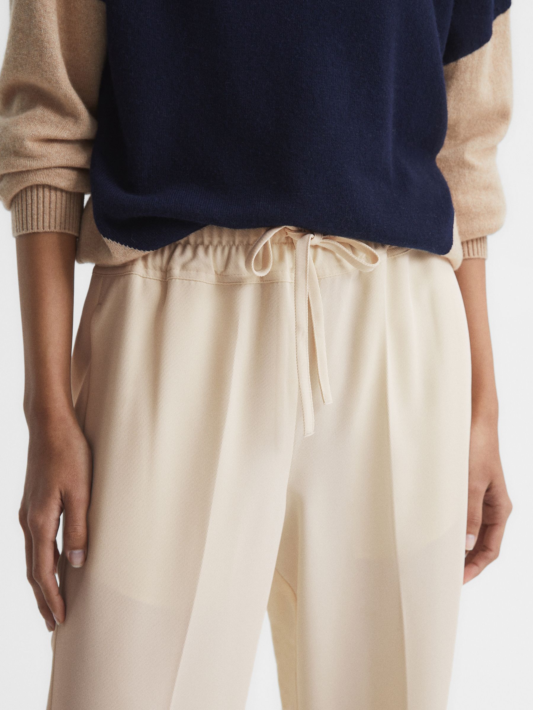 Wide Leg Pull On Trousers in Cream - Image 4 of 6