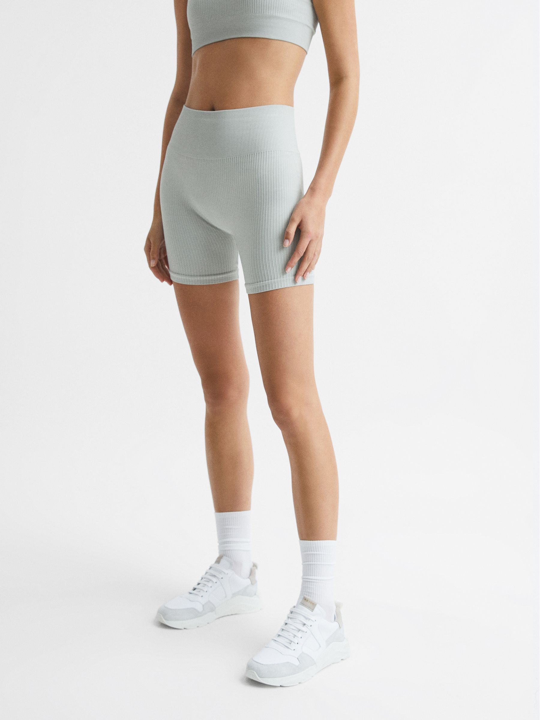 Castore Sports Shorts in Green - Image 4 of 6