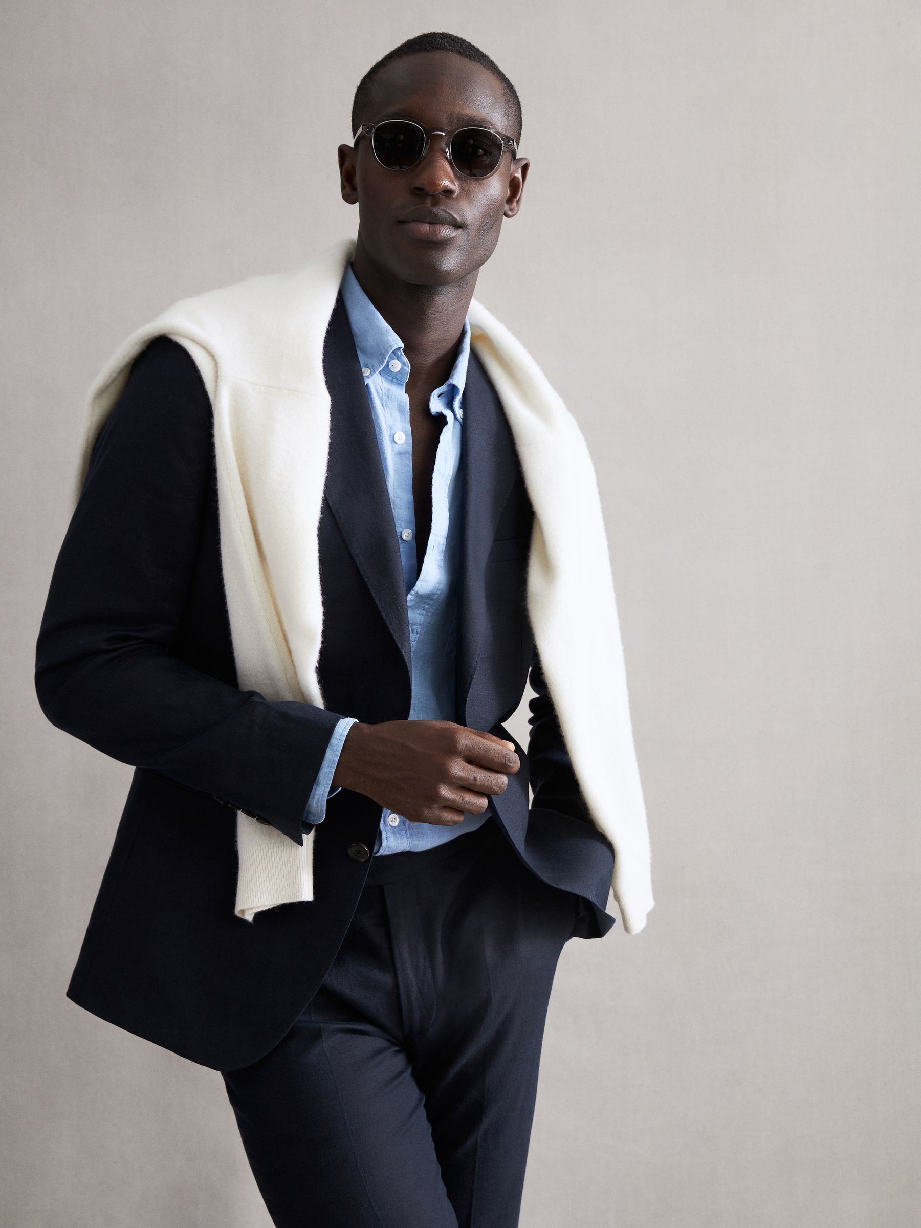 Slim Fit Single Breasted Linen Blazer in Navy - Image 5 of 5