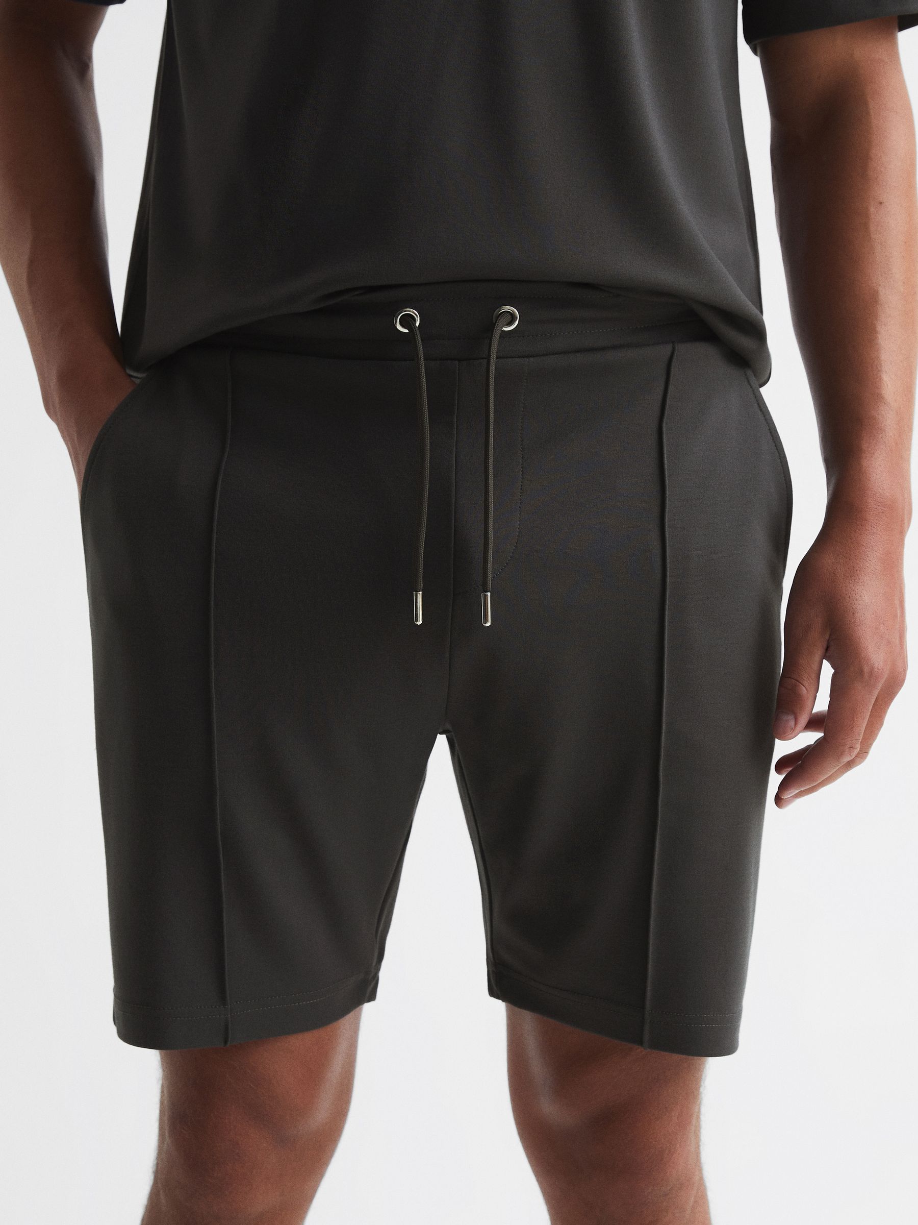 Drawstring Pintuck Shorts in Smoke - Image 4 of 5