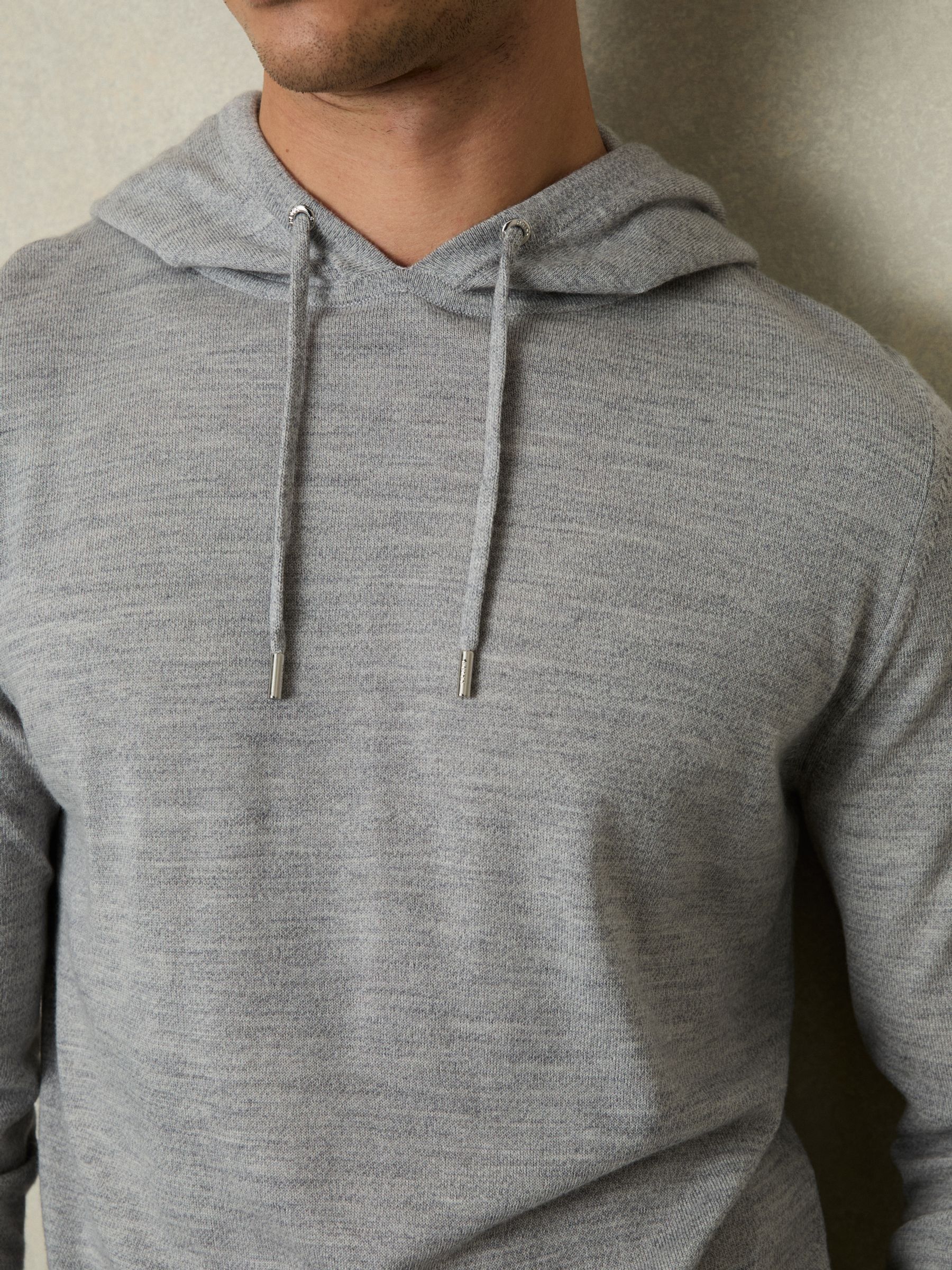 Merino Wool Drawstring Hoodie in Soft Grey Mouline - Obrázek 4 z 7