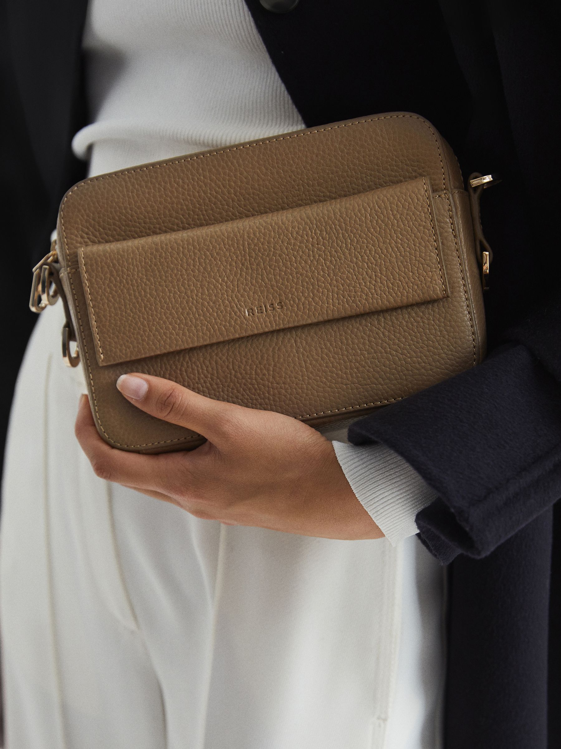 Kožená kabelka camera bag přes tělo v barvě šněrovací kůže - Obrázek 3 z 7