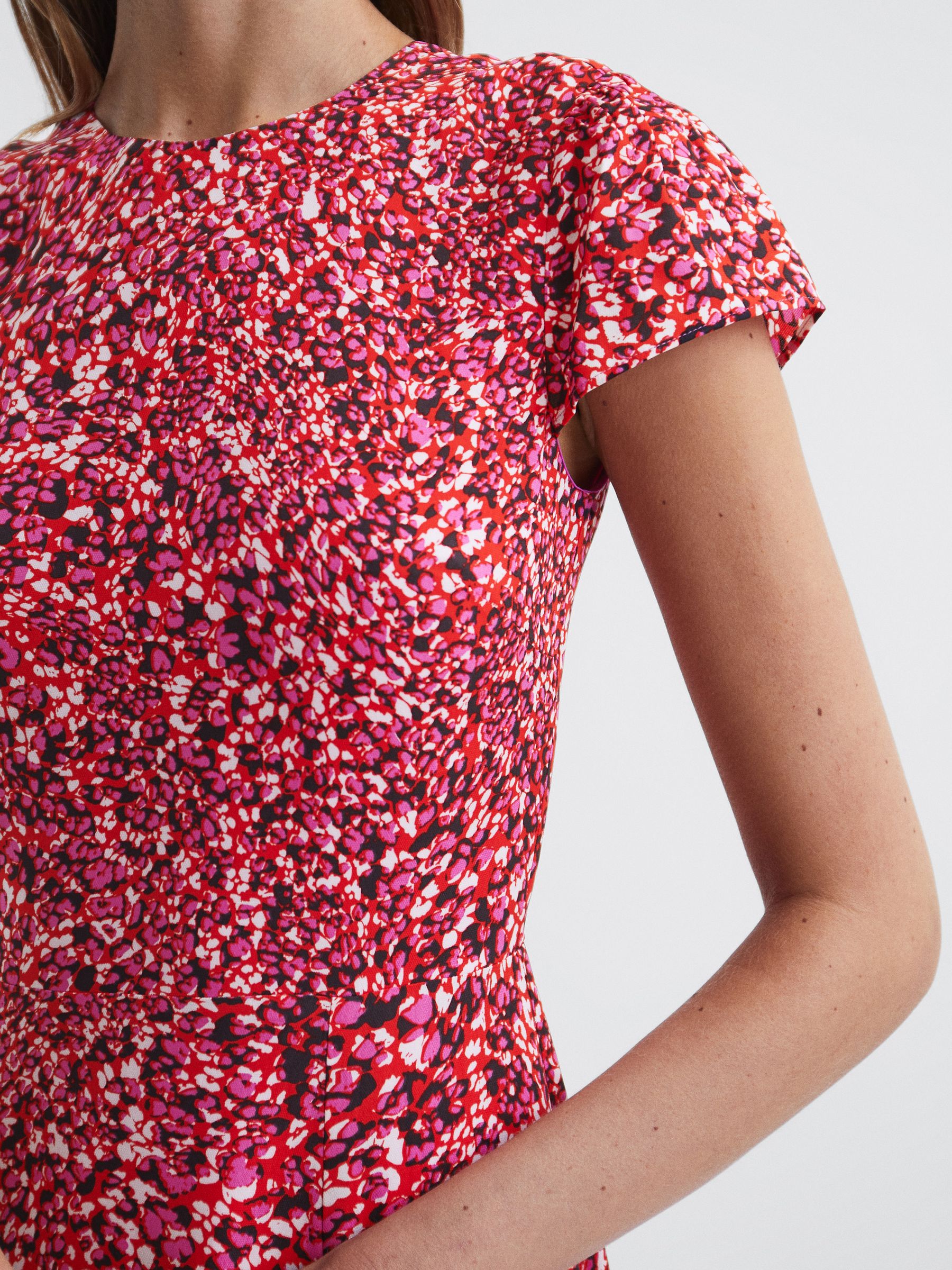 Cut Out Back Midi Dress in Red - Image 4 of 6