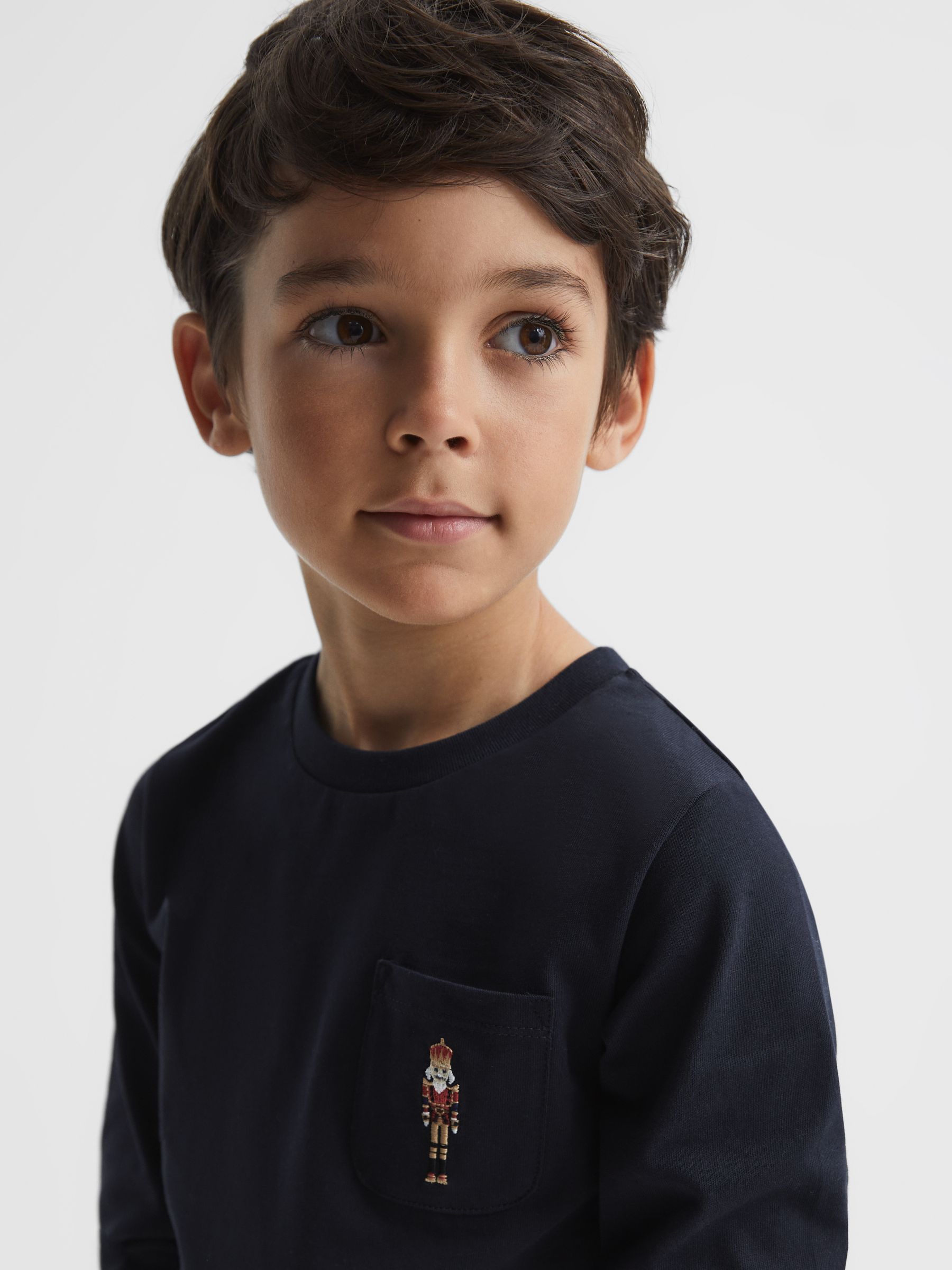 Junior Long Sleeve Embroidered Nightwear Top in Navy - 圖片 4/6