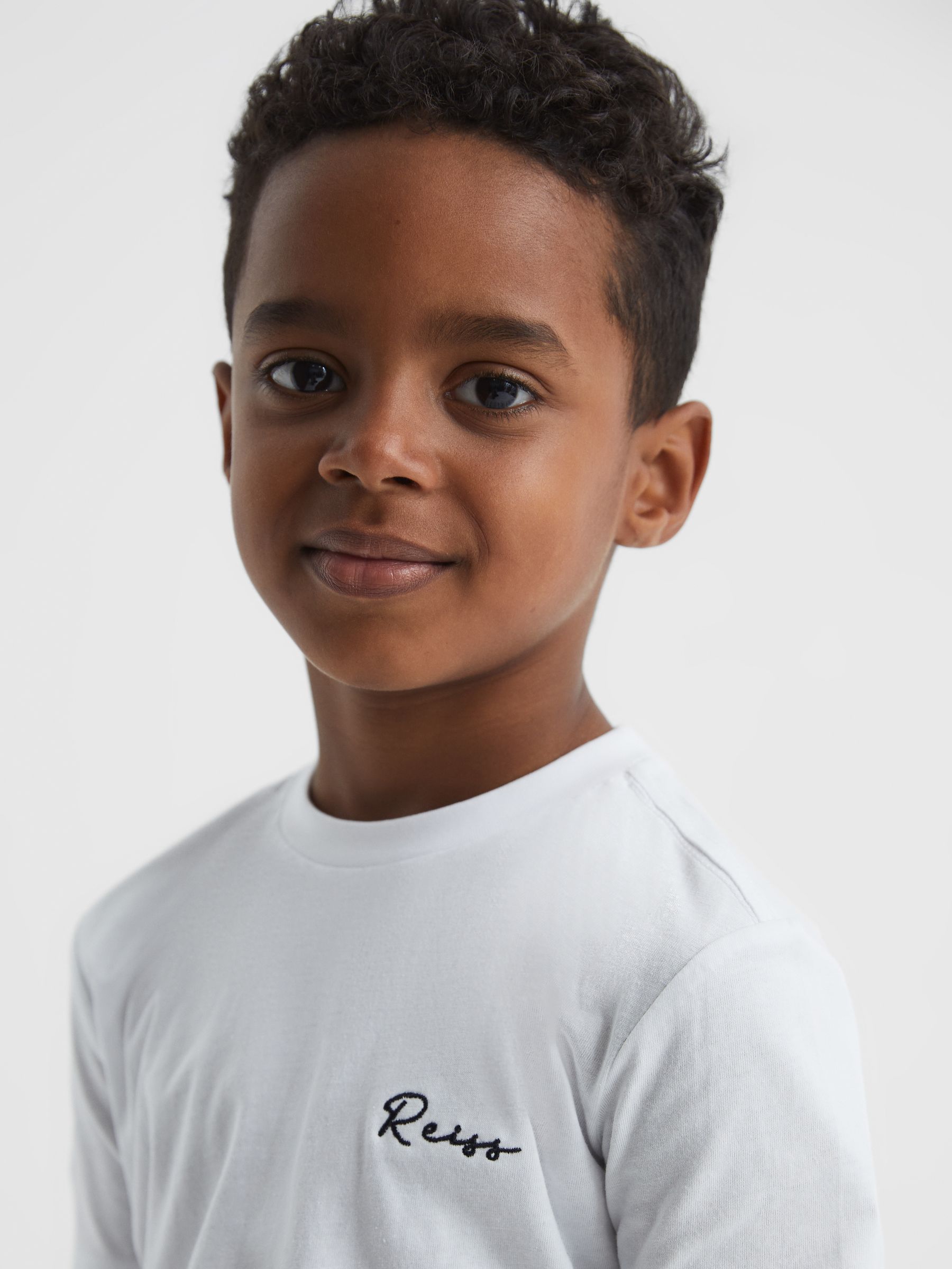 Junior Logo-Embroidered Cotton Jersey T-shirt in White/Navy - Image 4 of 6