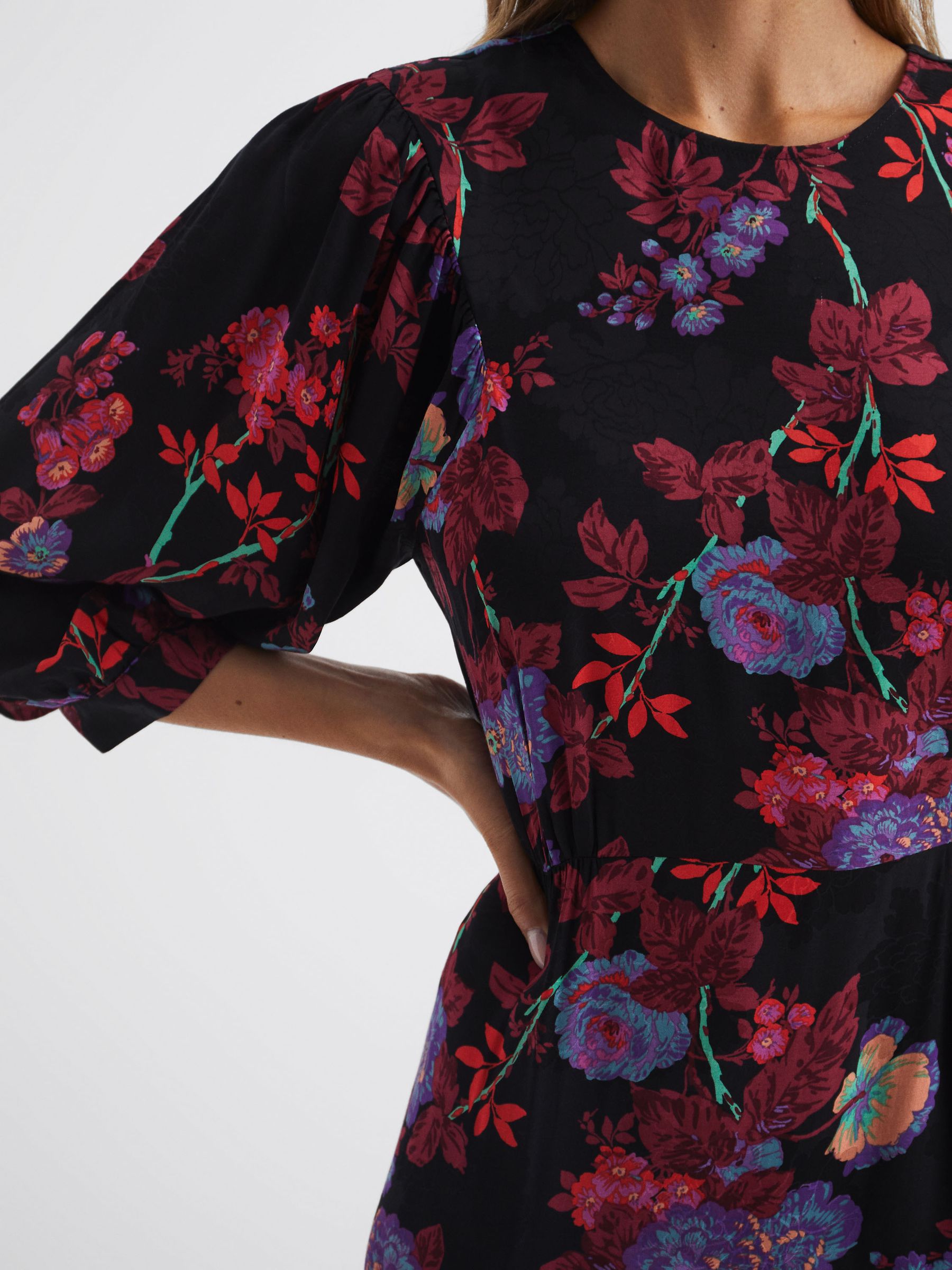 Fitted Floral Print Mini Dress in Black/Pink - Image 4 of 7