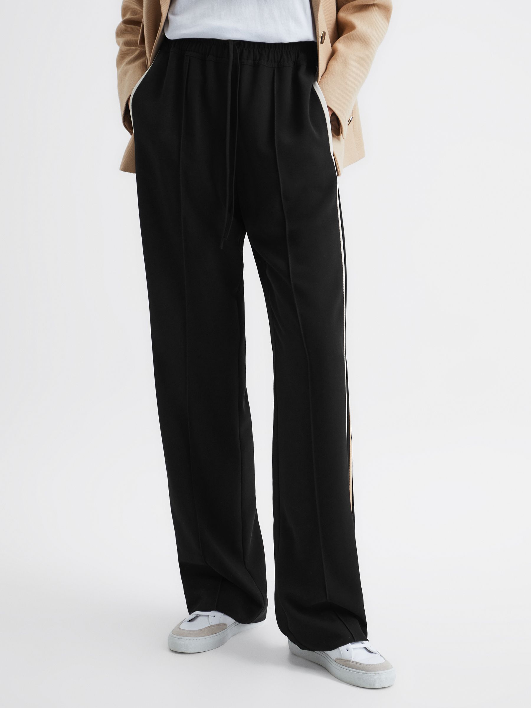 Petite Wide Leg Pull On Trousers in Black - Image 6 of 7