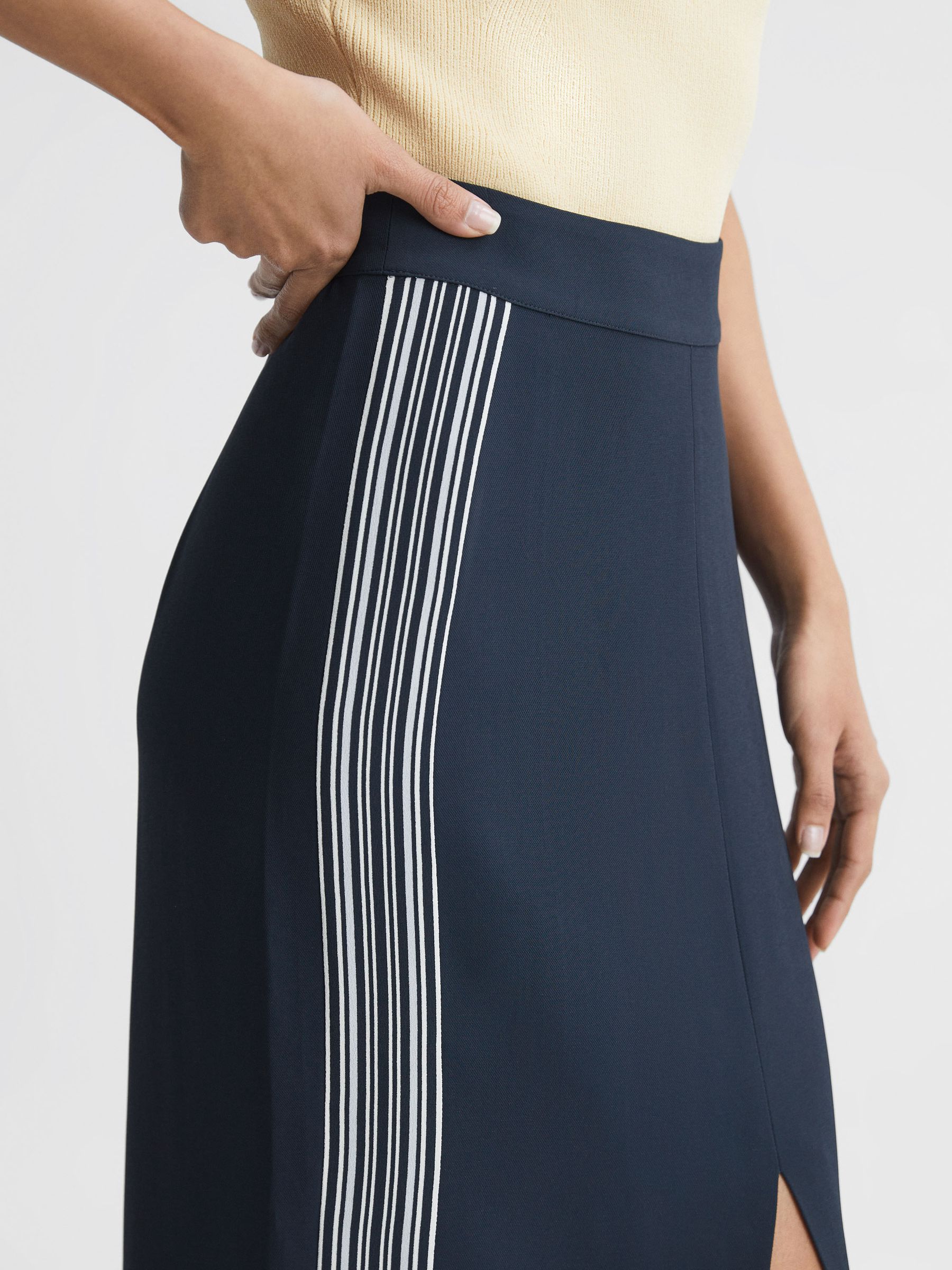 High Rise Midi Pencil Skirt in Navy - Image 4 of 6