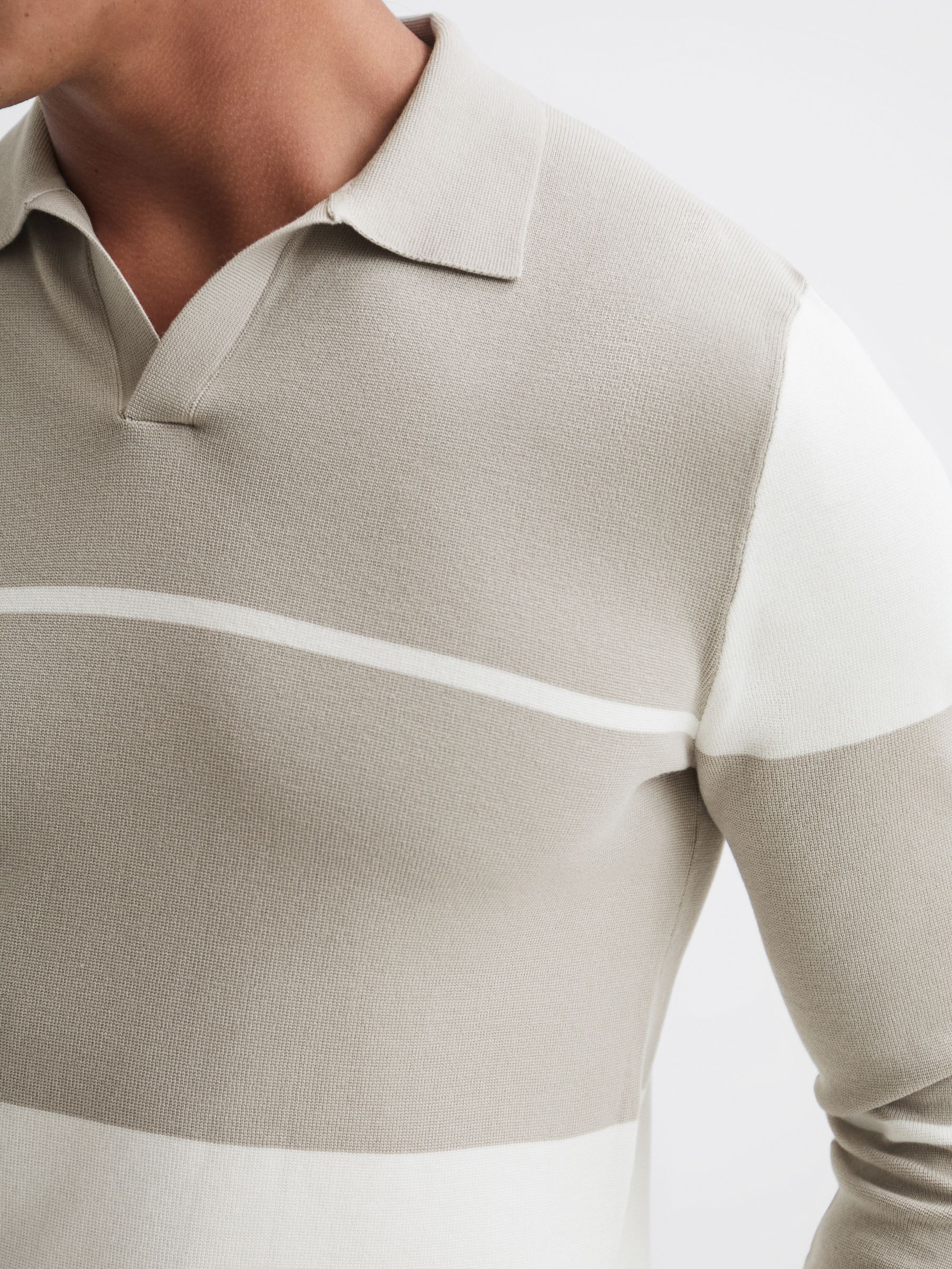 Chemise coupe slim color block à col ouvert en gris doux/blanc - Image 4 de 6