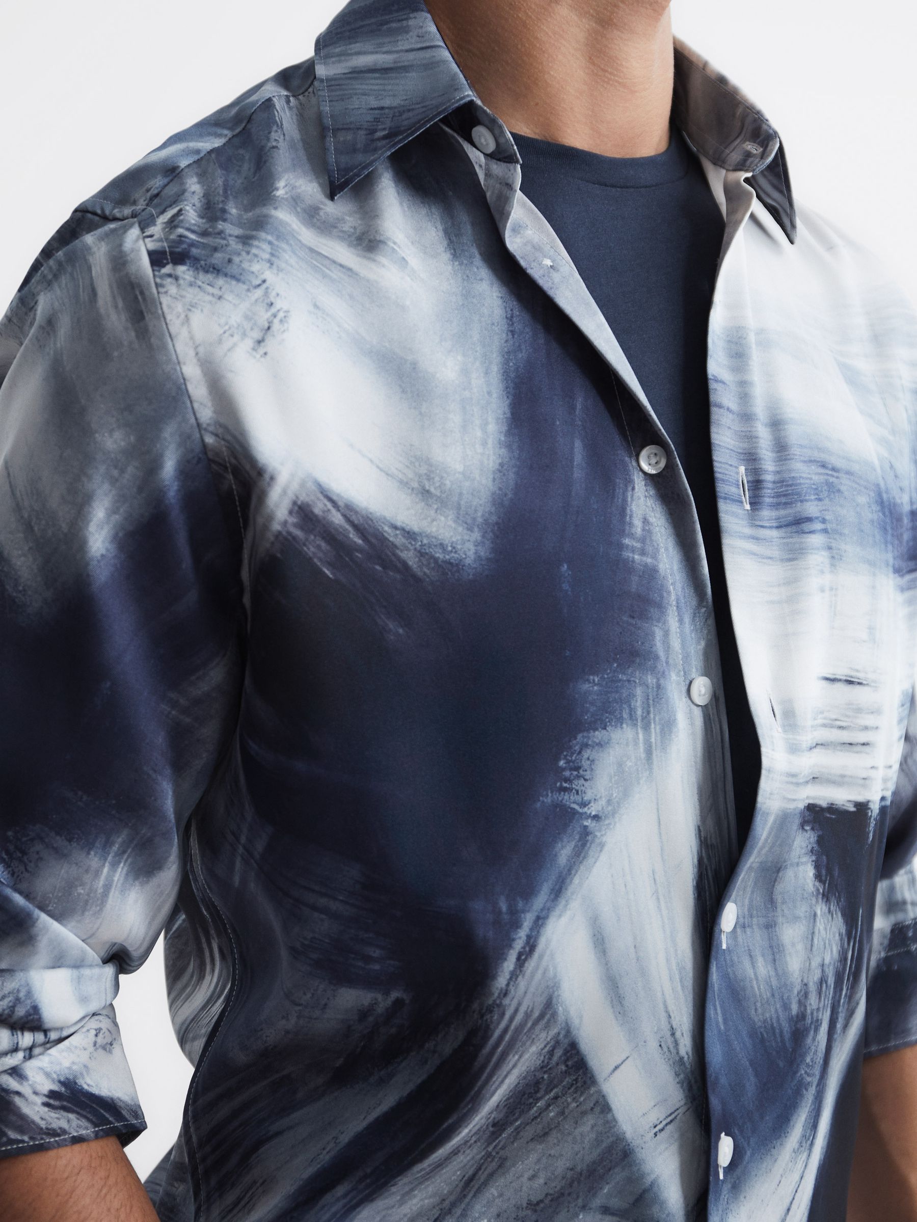 Slim Fit Printed Shirt in Navy/Multi - Image 4 of 6