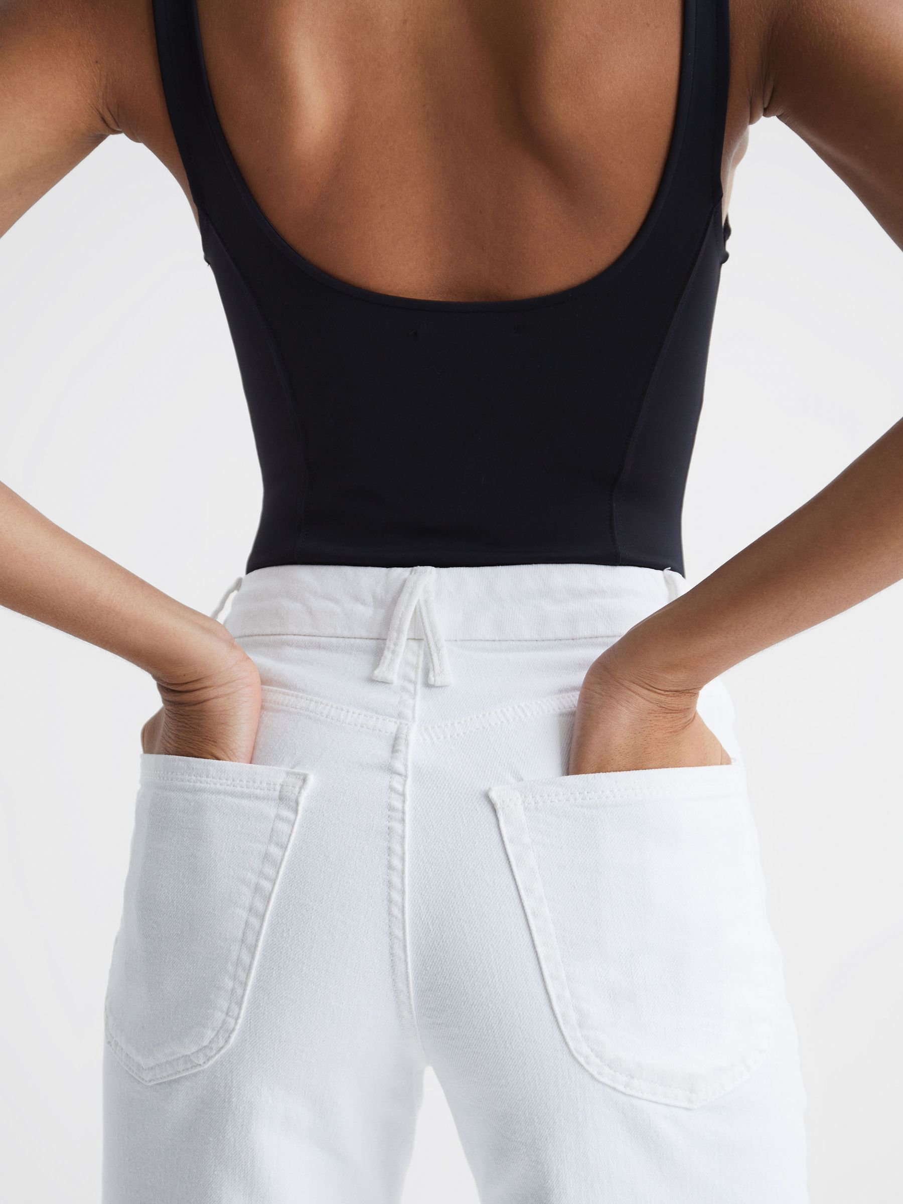Good American Palazzo Jeans in White - Image 4 of 9