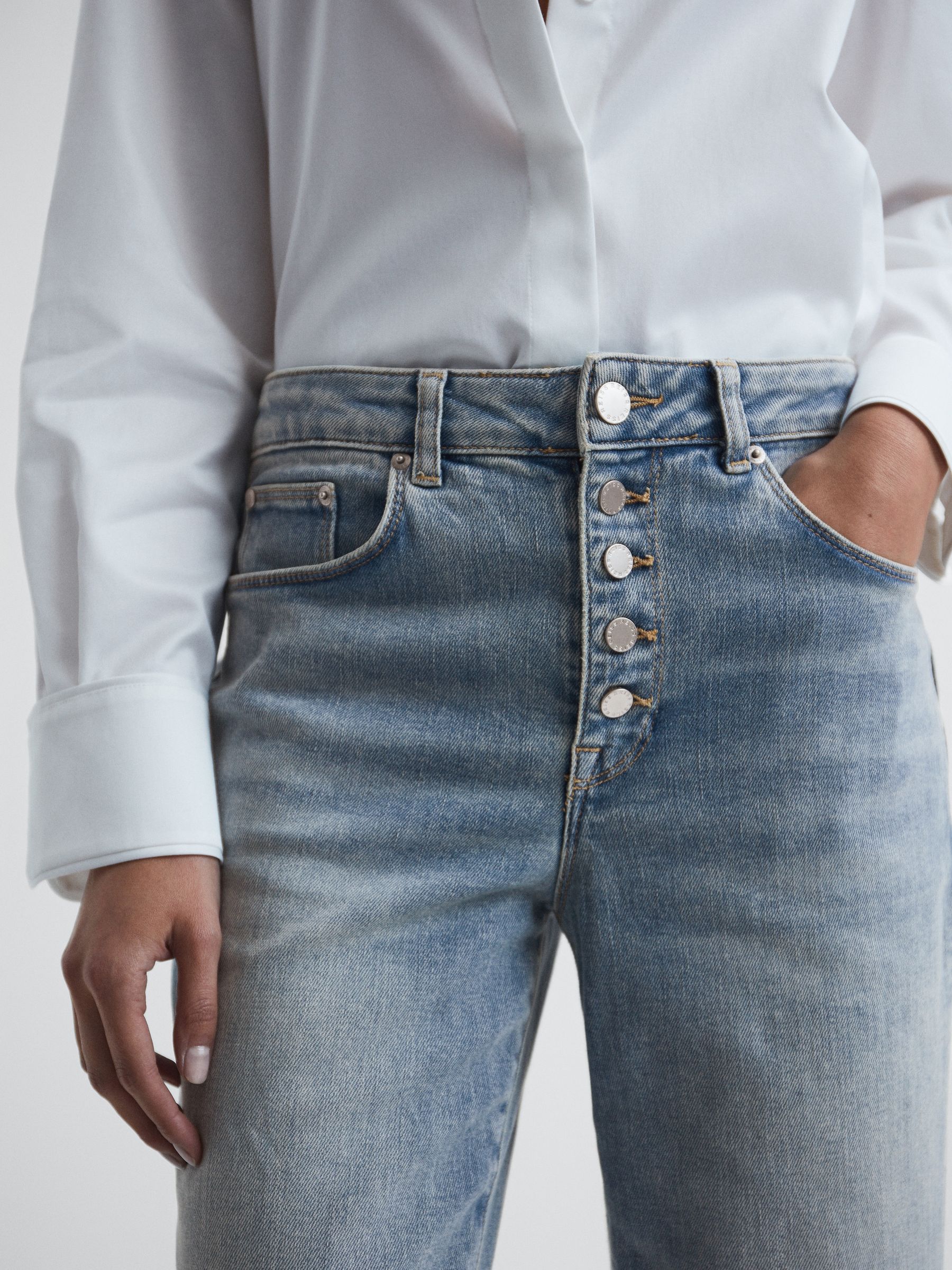 Cropped Mid Rise Straight Leg Jeans in Light Blue - Image 4 of 6