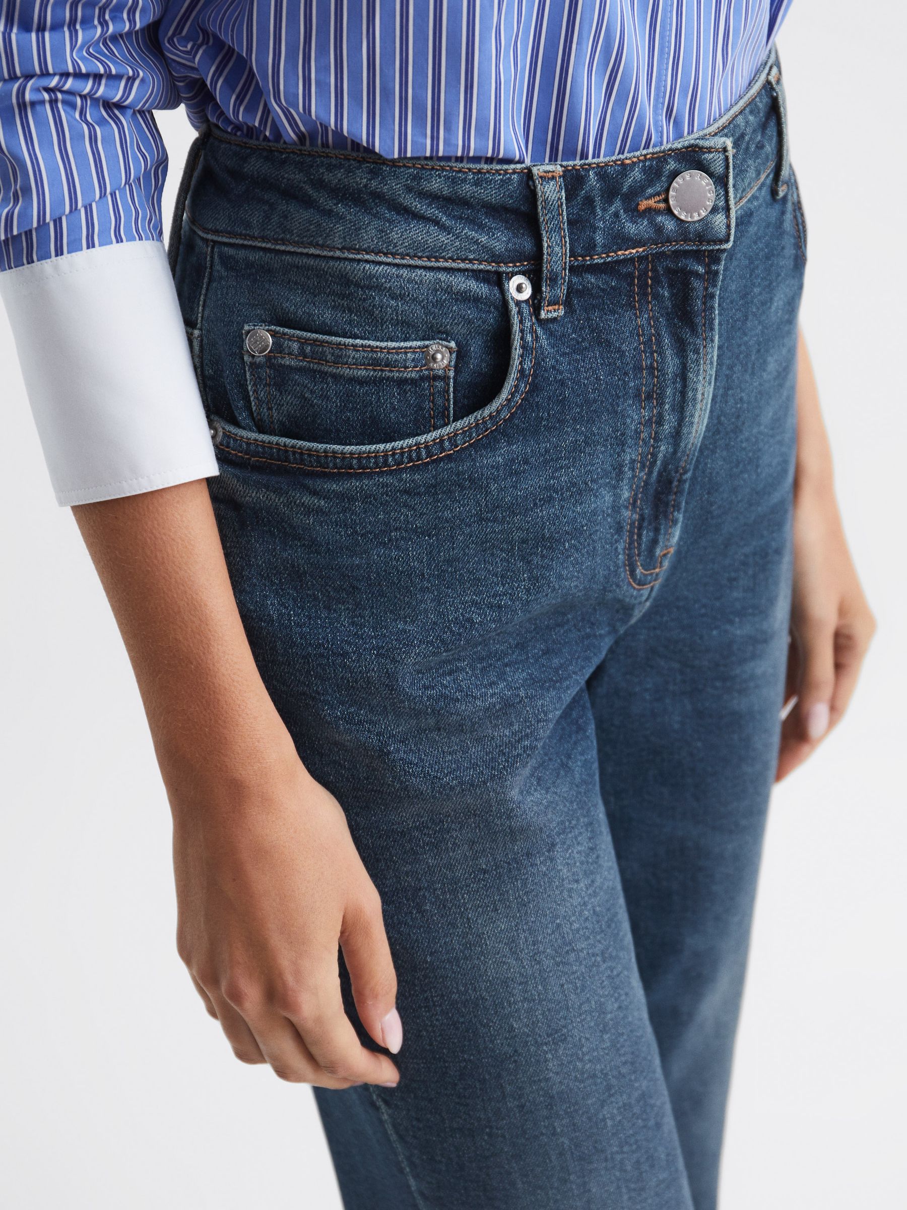 Boyfriend jeans met rechte pijpen in medium blauw - Afbeelding 4 van 5