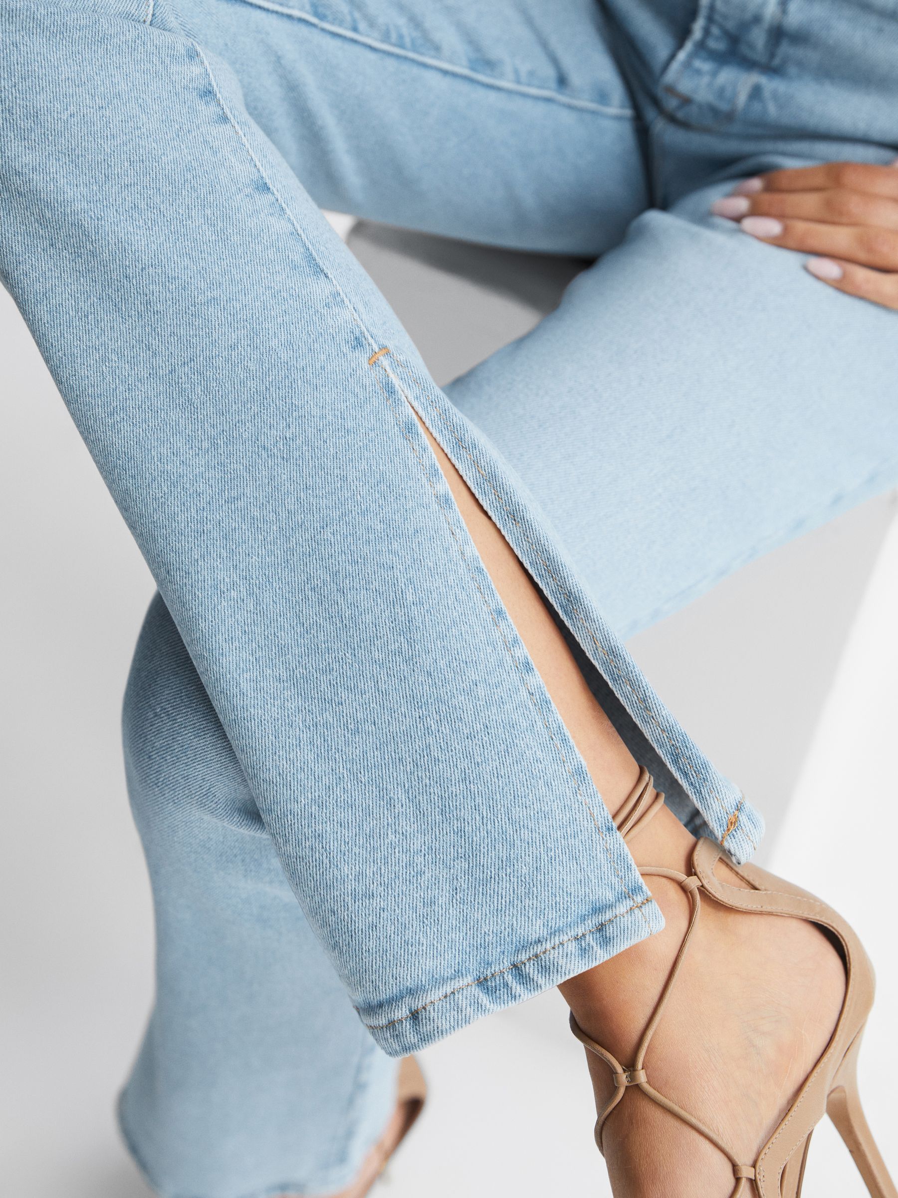 Good American High Rise Inseam Split Jeans in Mid Blue - Image 4 of 7