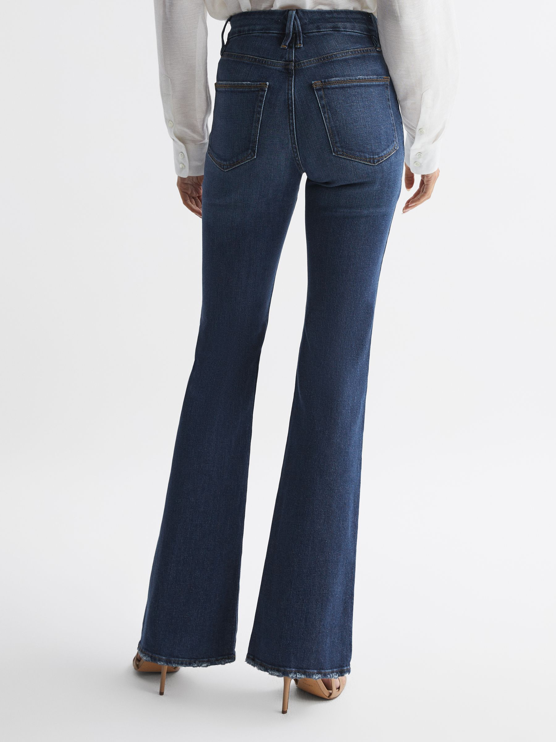 Good American Good Classic Bootleg Jeans in Indigo - Image 4 of 7