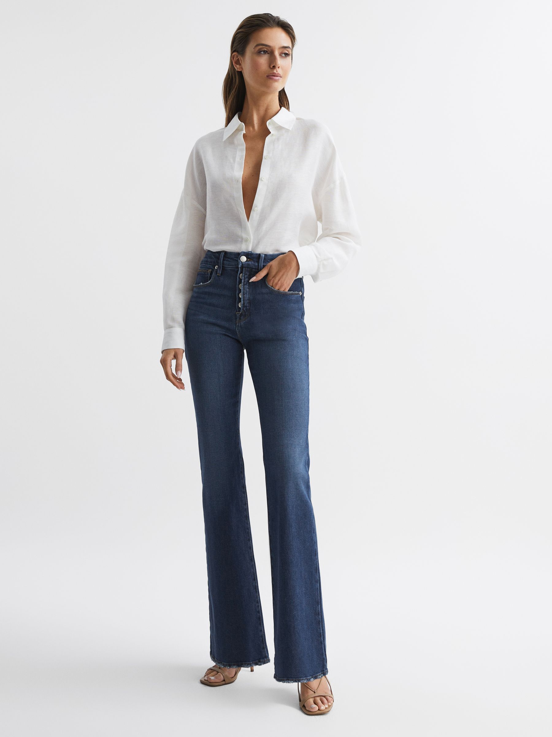 Good American Good Classic Bootleg Jeans in Indigo - Image 6 of 7