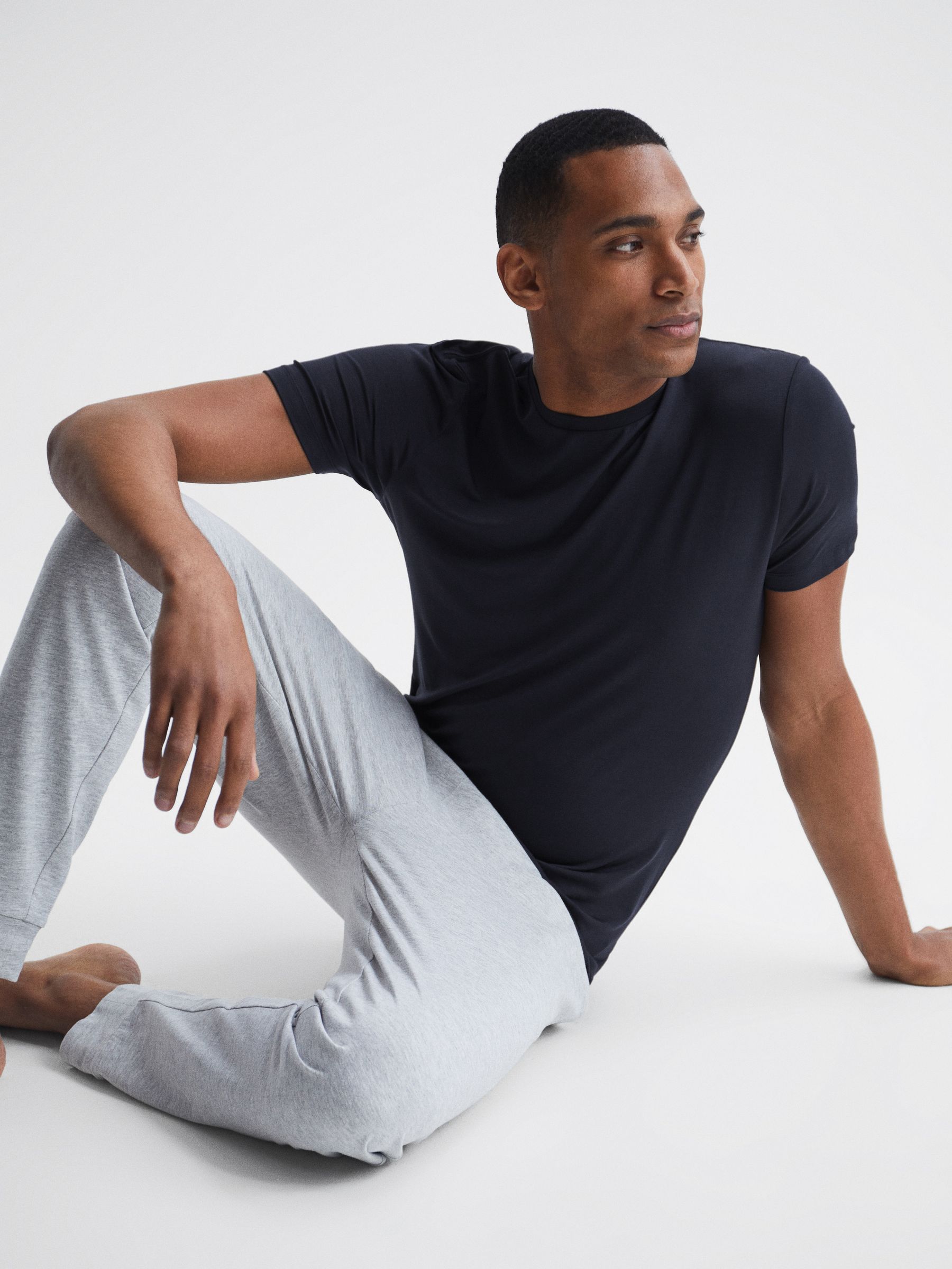 Mercerised Crew Neck T-Shirt in Navy - Image 4 of 6