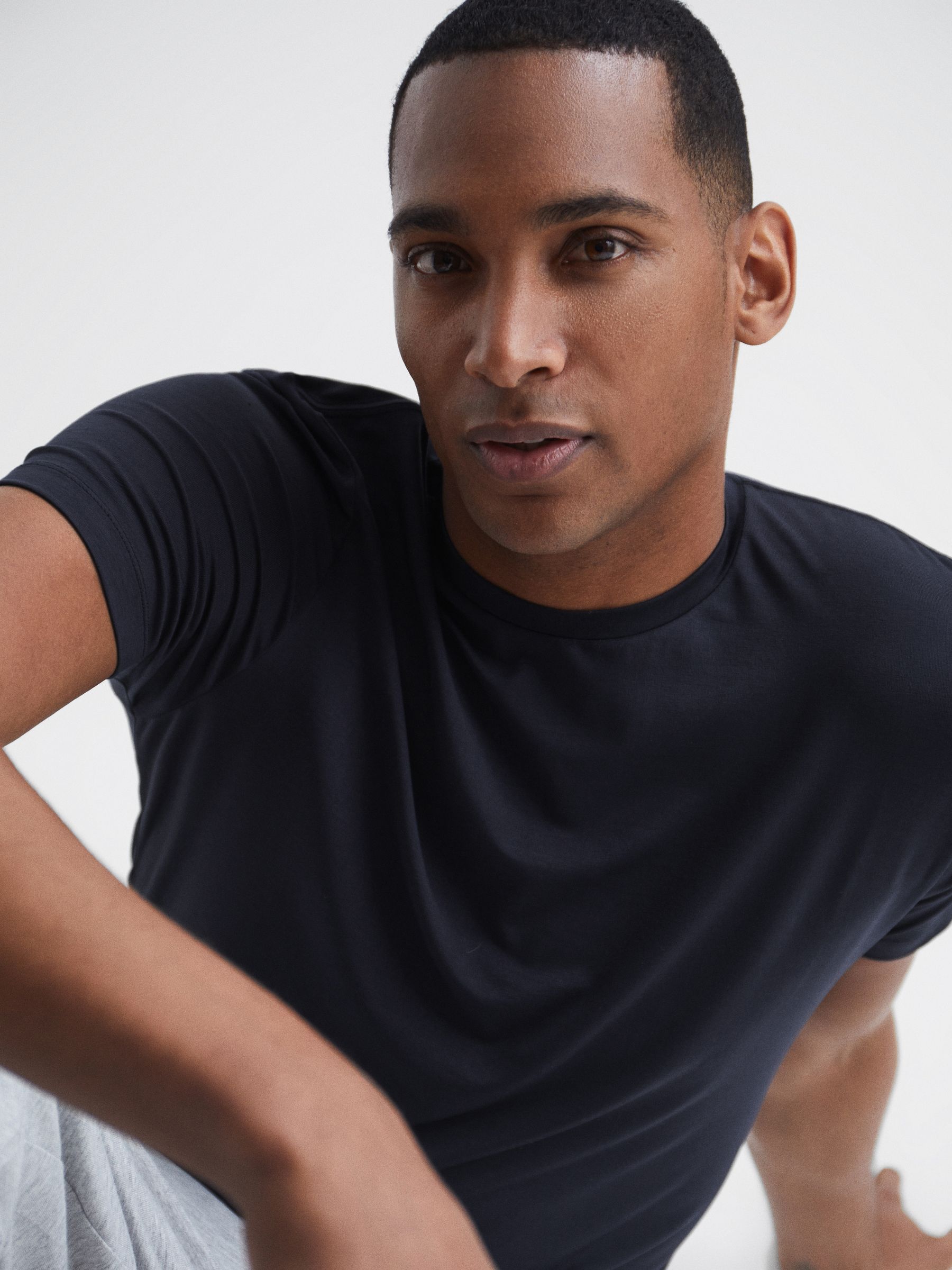 Mercerised Crew Neck T-Shirt in Navy - Image 6 of 6