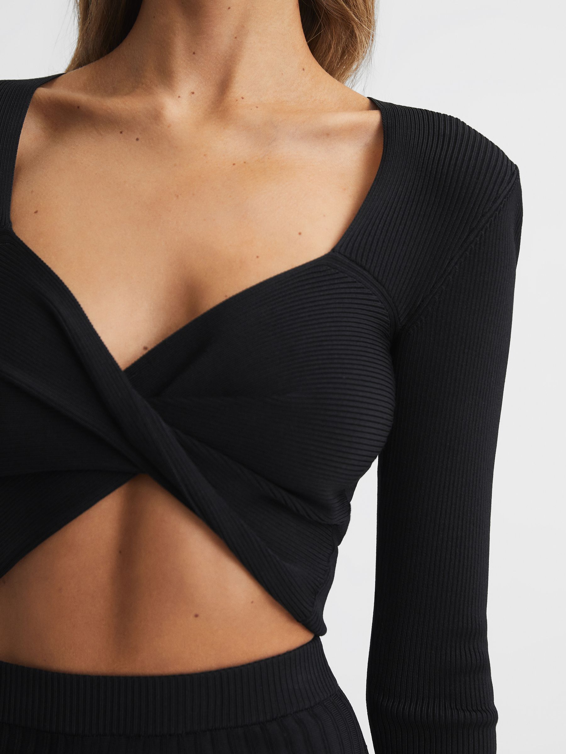 Knitted Twist Cropped Top in Black - Image 4 of 5
