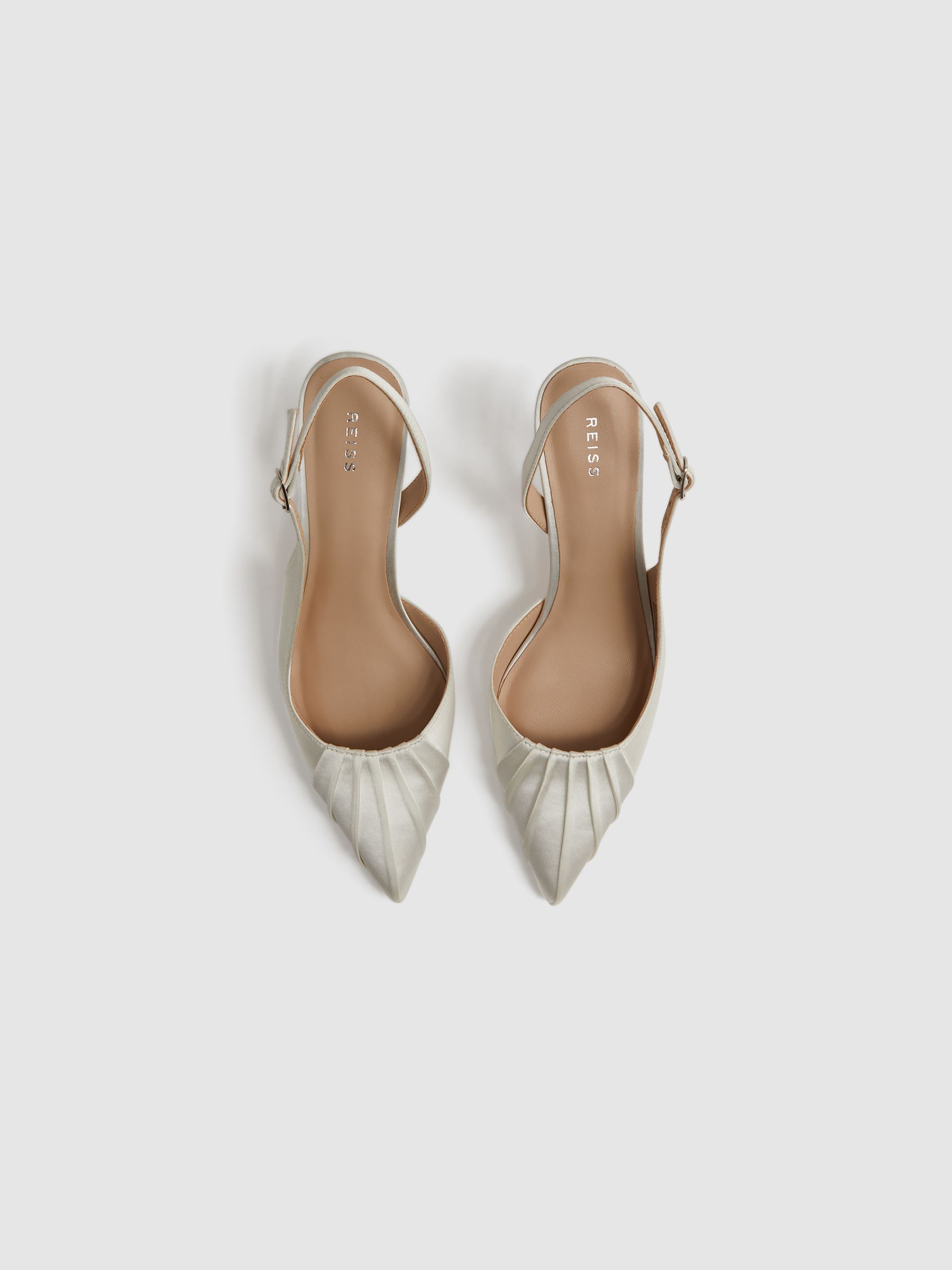 Pointed Court Shoes in Off White - Image 3 of 5
