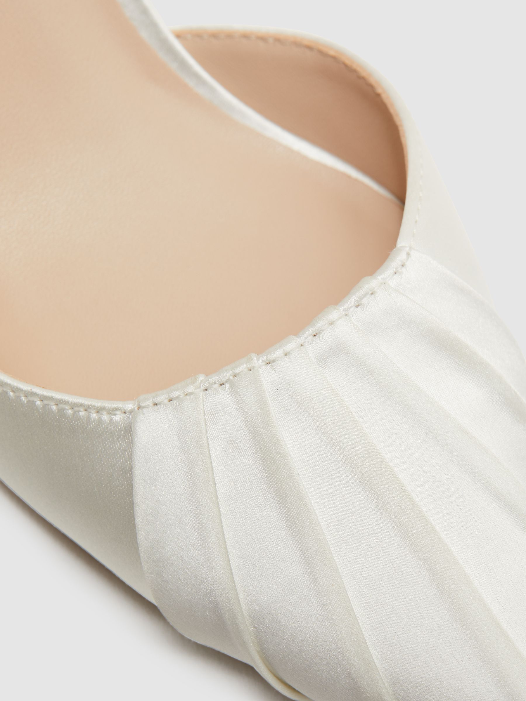 Pointed Court Shoes in Off White - Image 5 of 5