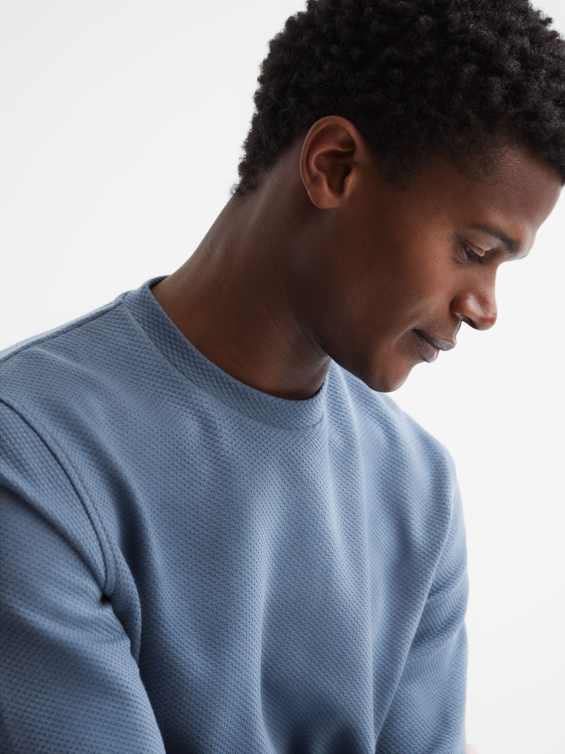 Long Sleeve Textured Crew Neck Jumper in Airforce Blue - Image 4 of 5