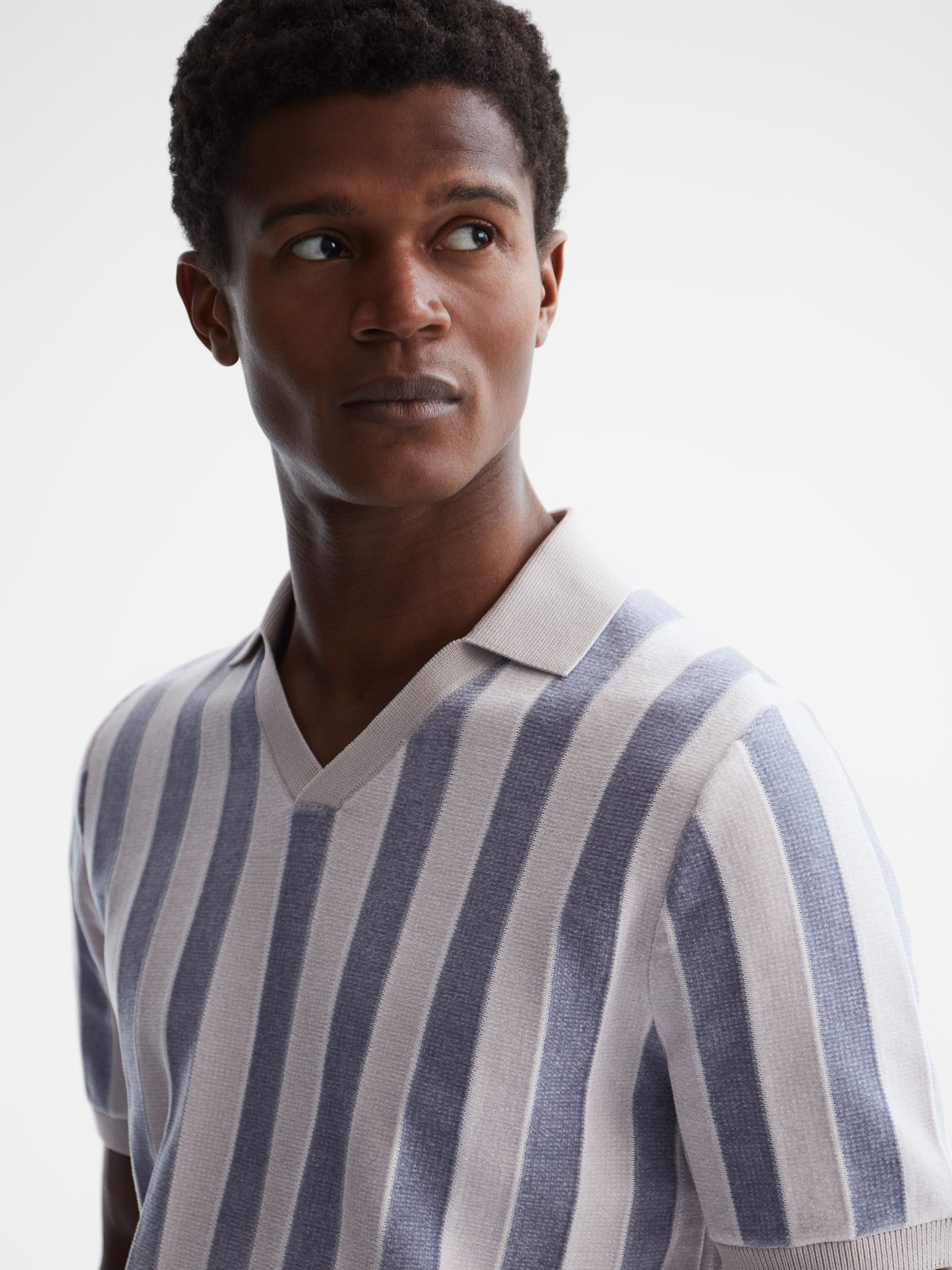 Short Sleeve Open Collar Chenille Polo Shirt in Ice Grey/Blue - Image 4 of 7