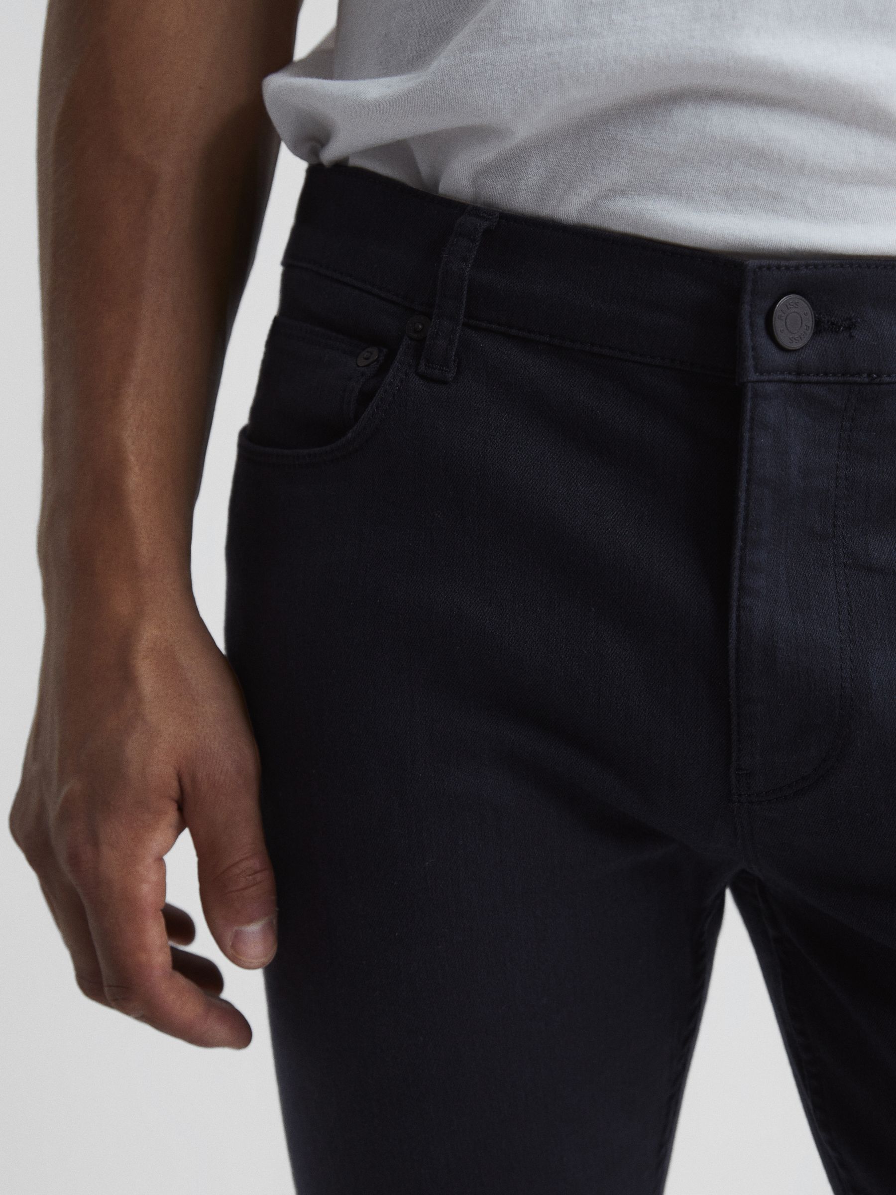 Slim Fit Jeans in Blue - image 4
